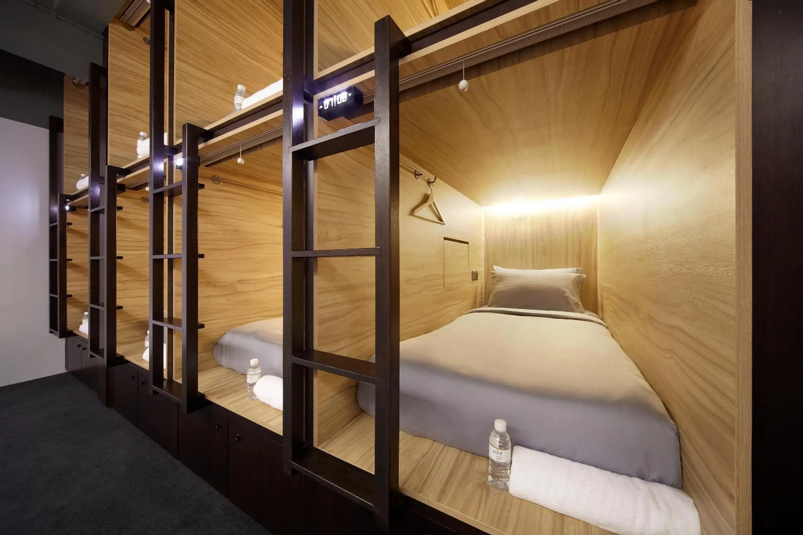 Bed, Bunk Bed in The Pod @ Beach Road Boutique Capsule Hotel