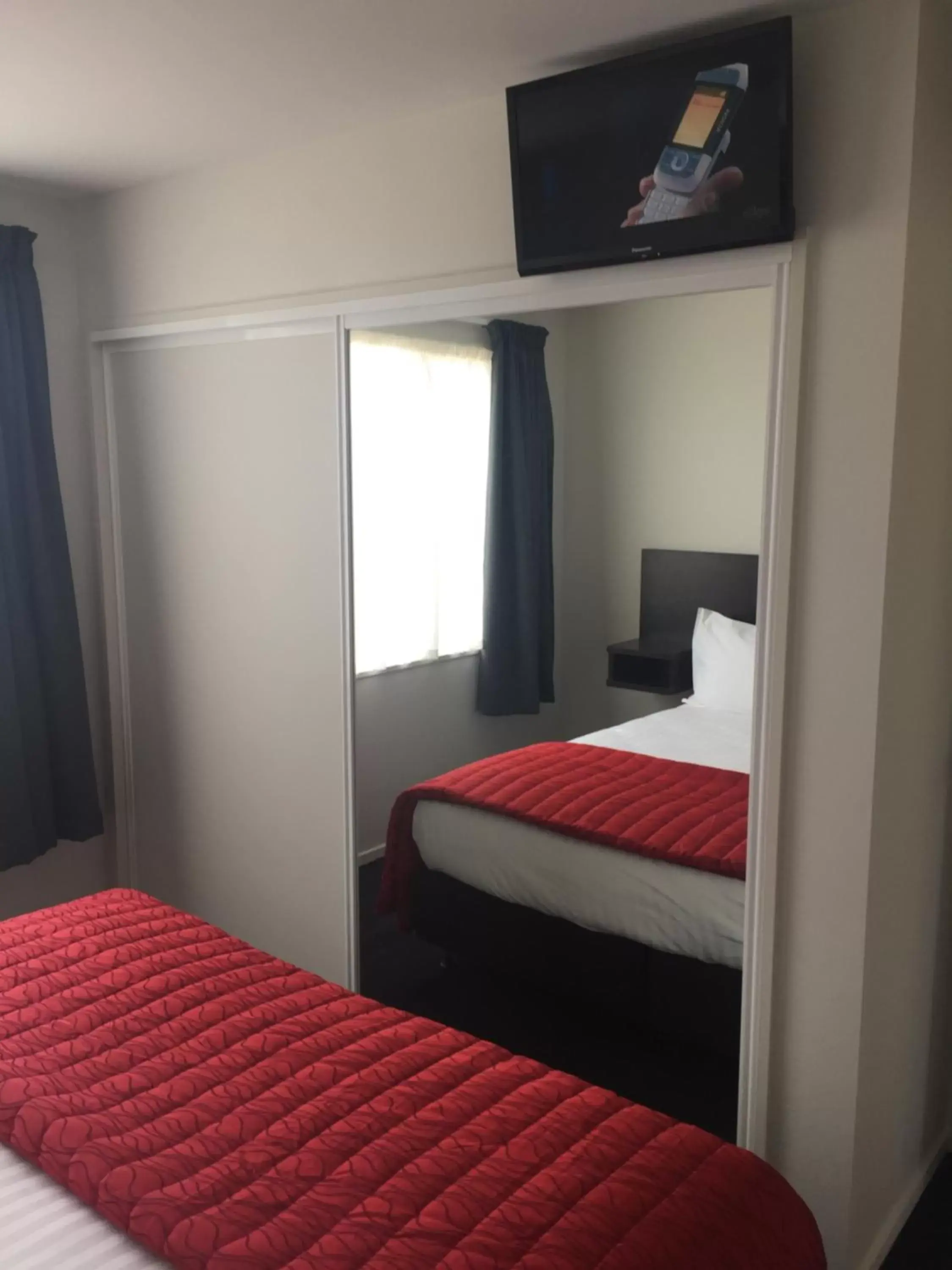 Bed in Rolleston Highway Motel