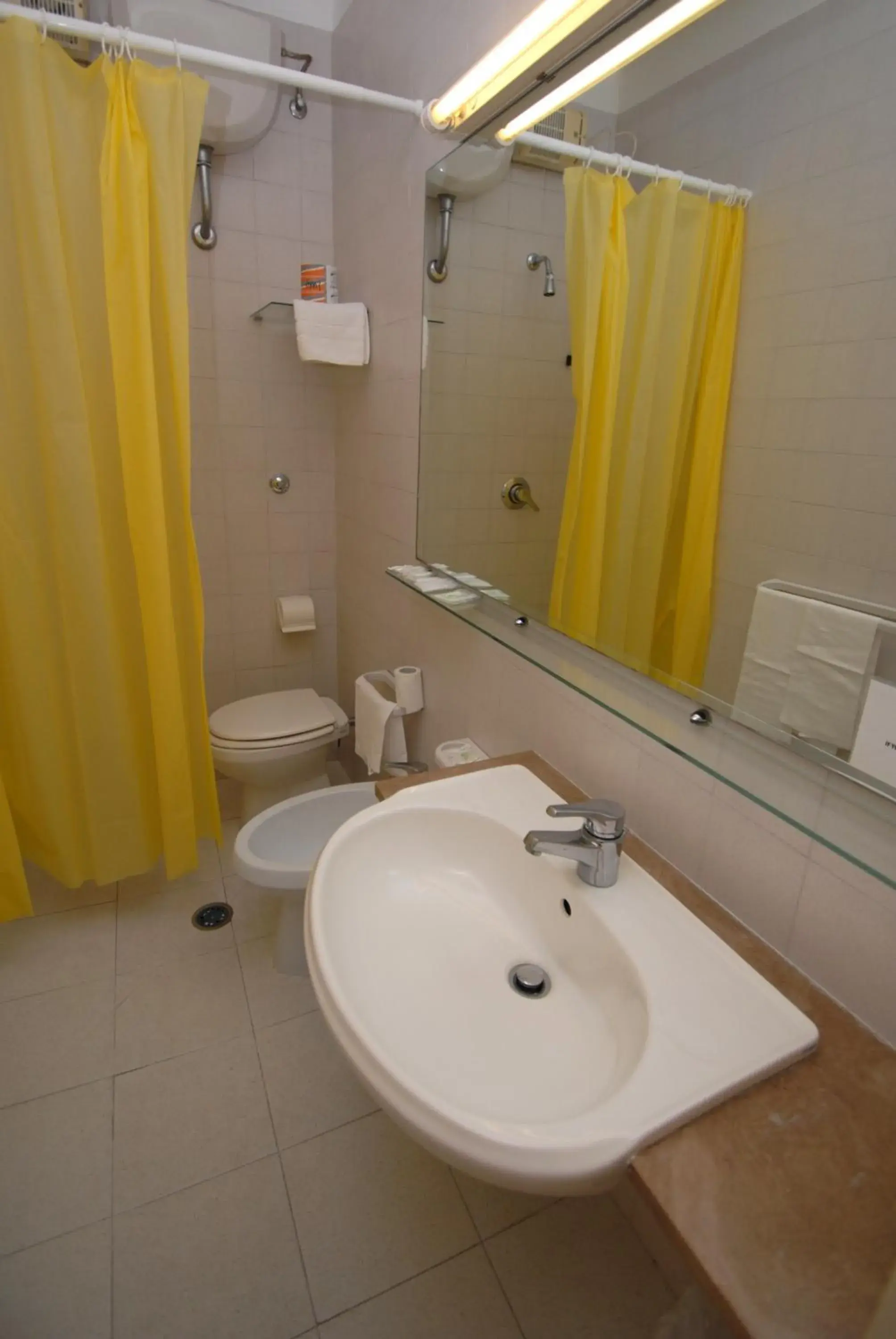 Bathroom in Hotel Baia Del Sorriso