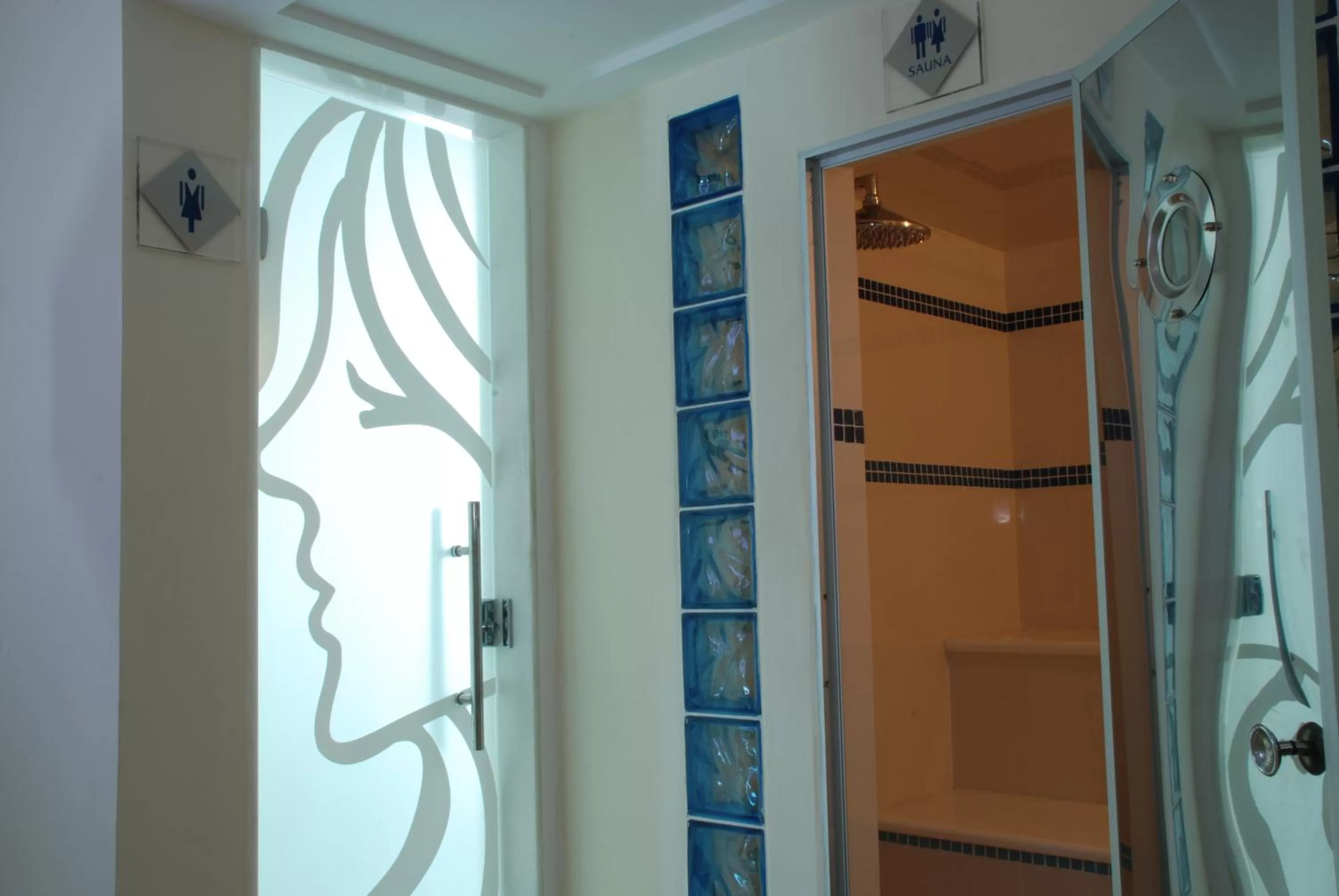 Decorative detail in Hotel Astoria Palace