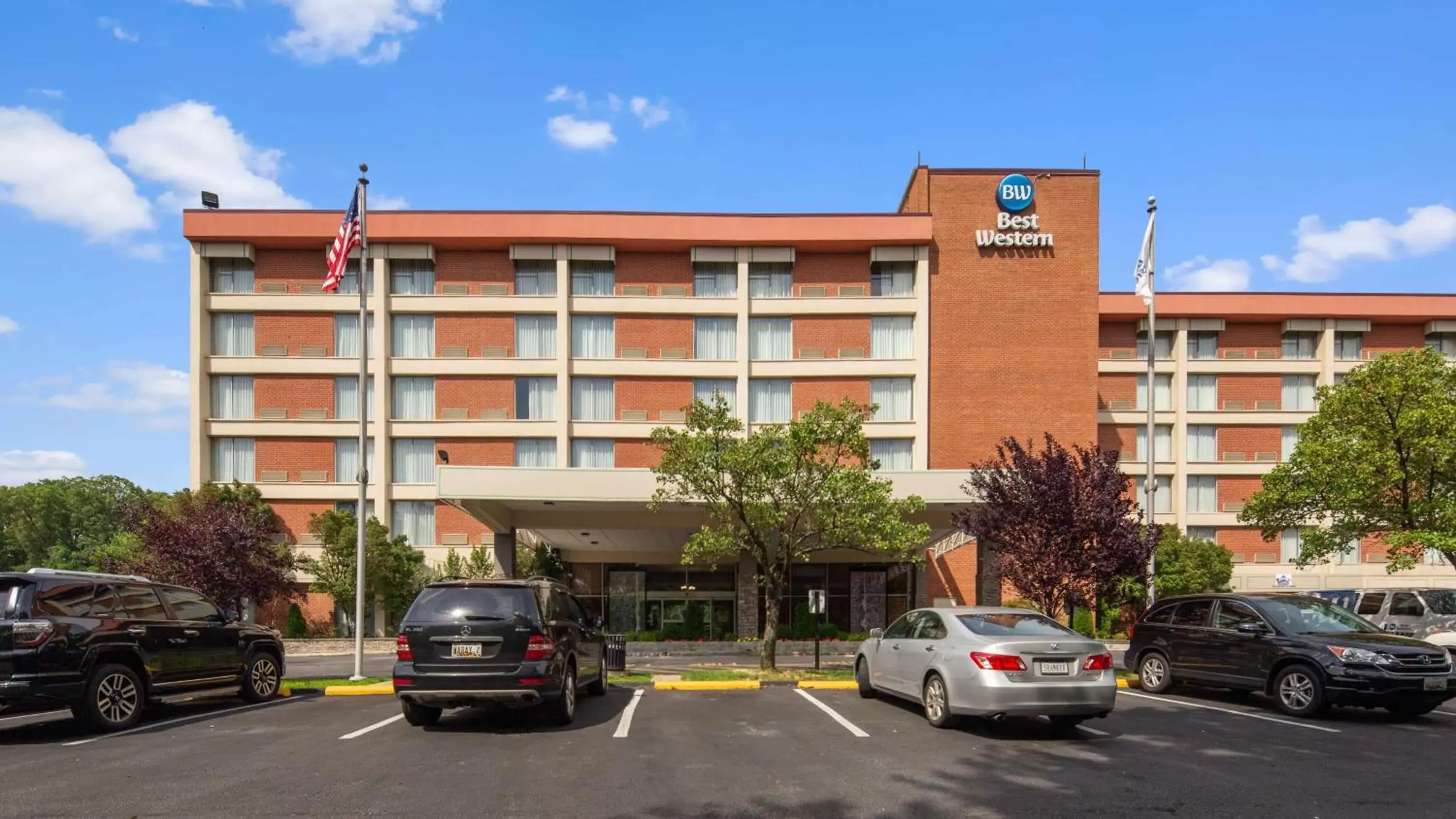 Property Building in Best Western Capital Beltway