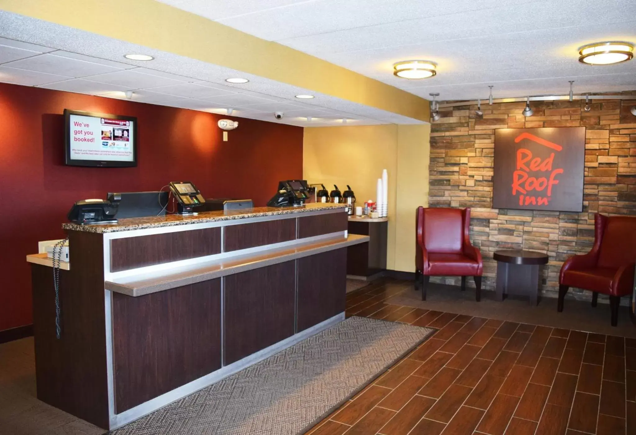 Lobby or reception, Lobby/Reception in Red Roof Inn St Clairsville - Wheeling West