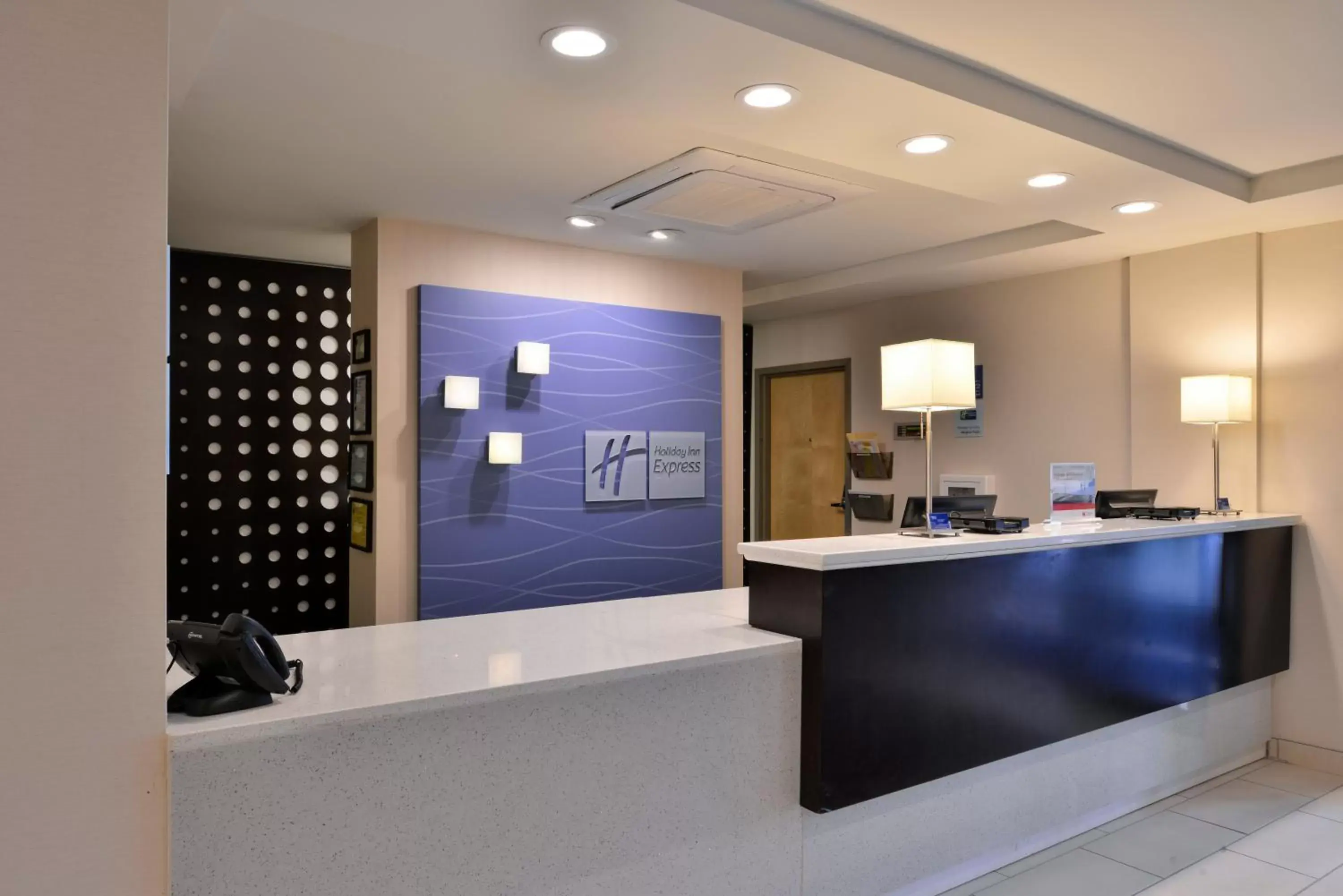 Property building, Lobby/Reception in Holiday Inn Express and Suites West Ocean City, an IHG Hotel