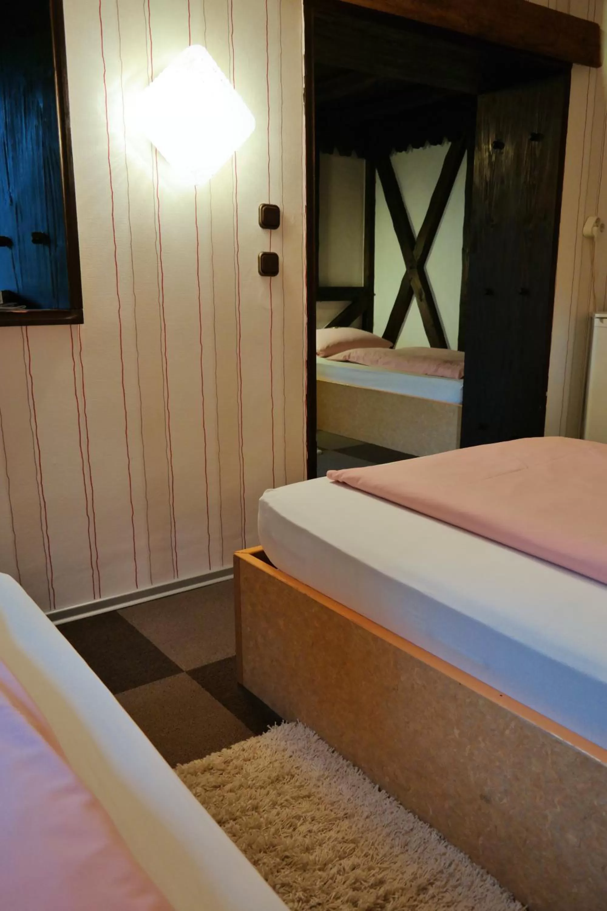 Photo of the whole room, Bed in Am Hallenbad Hotel garni