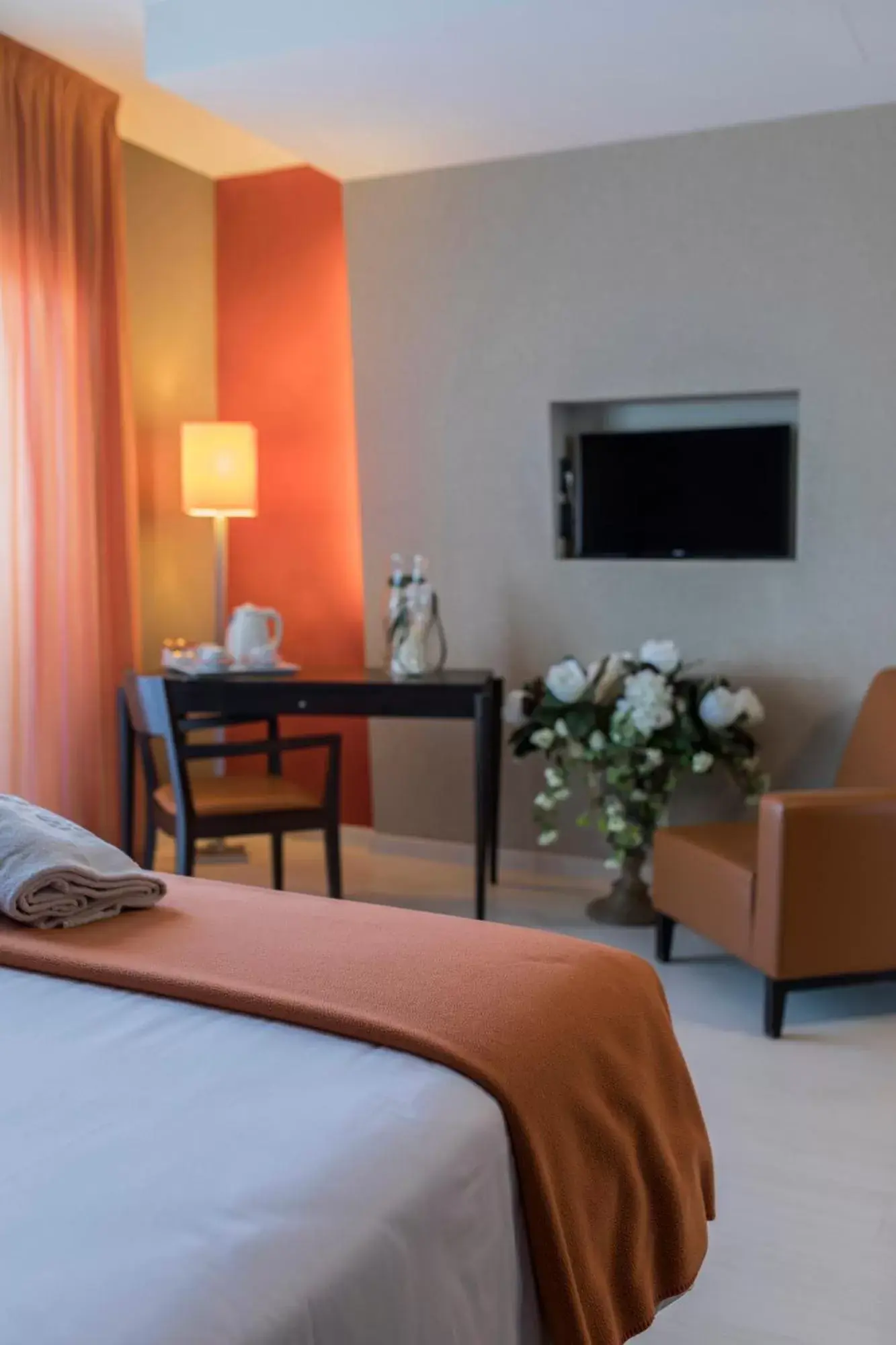 TV and multimedia, Bed in Hotel Donatello Imola