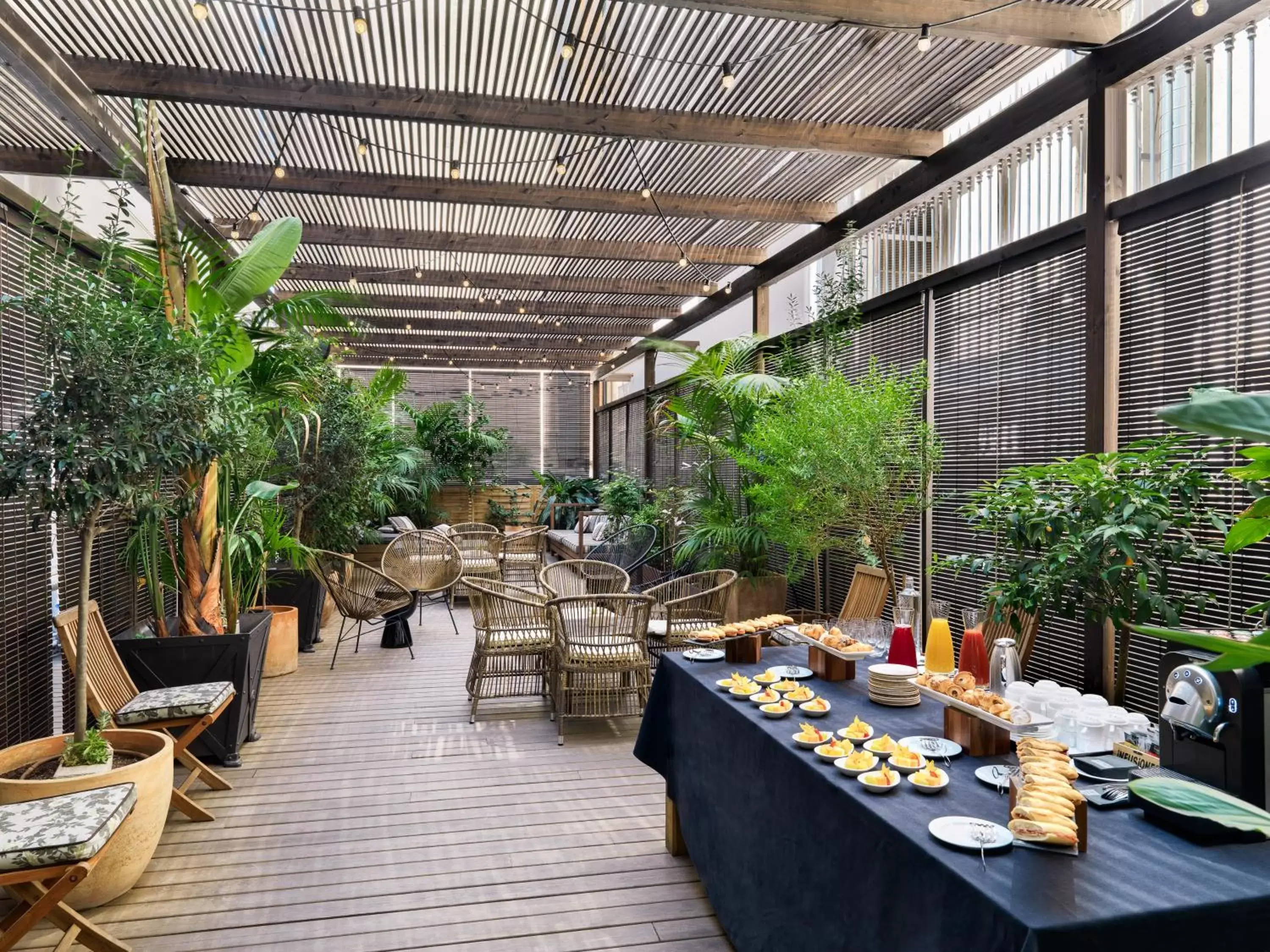 Garden, Restaurant/Places to Eat in Boutique Hotel H10 Catalunya Plaza