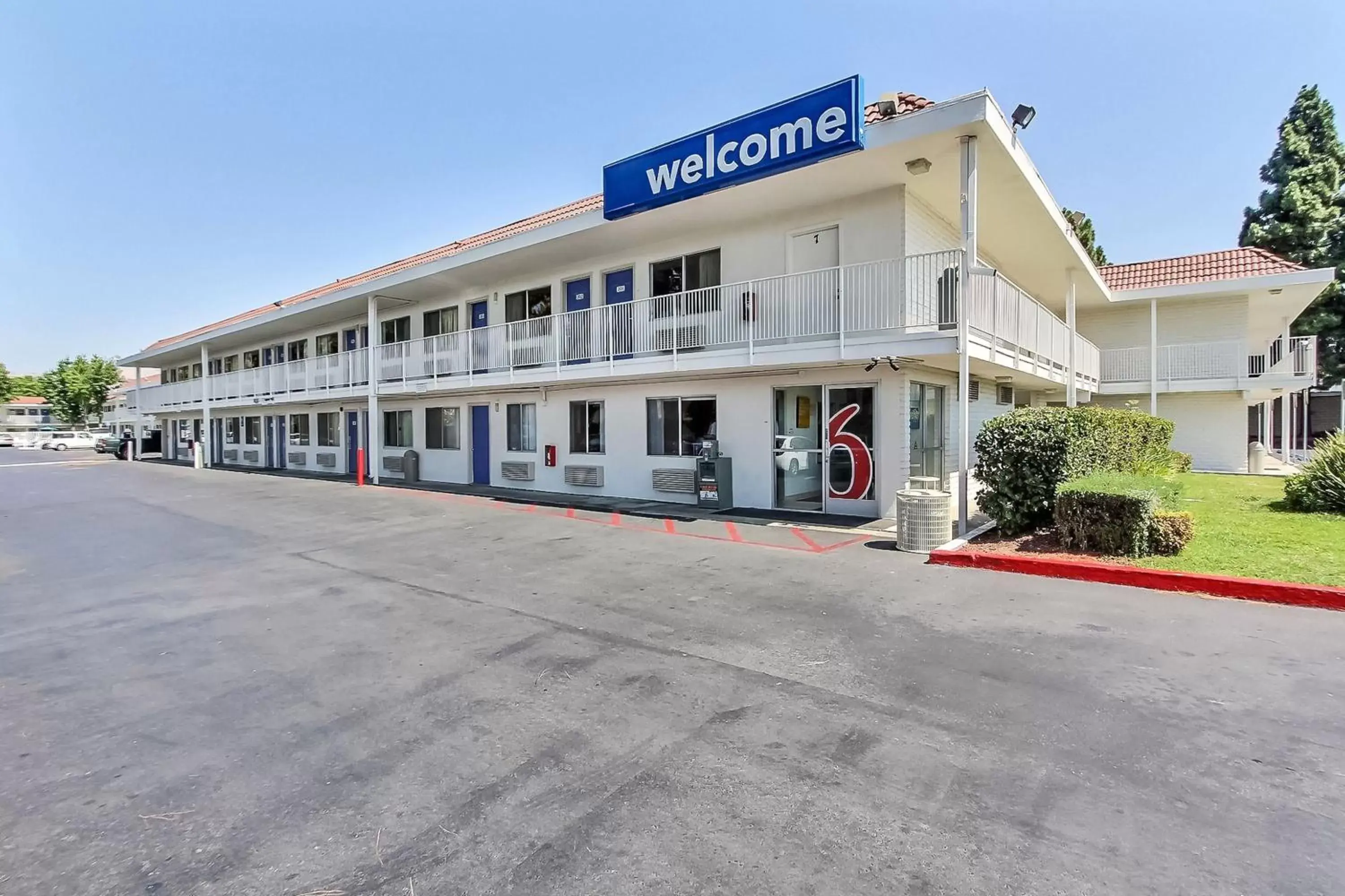 Facade/entrance, Property Building in Motel 6-San Jose, CA - South
