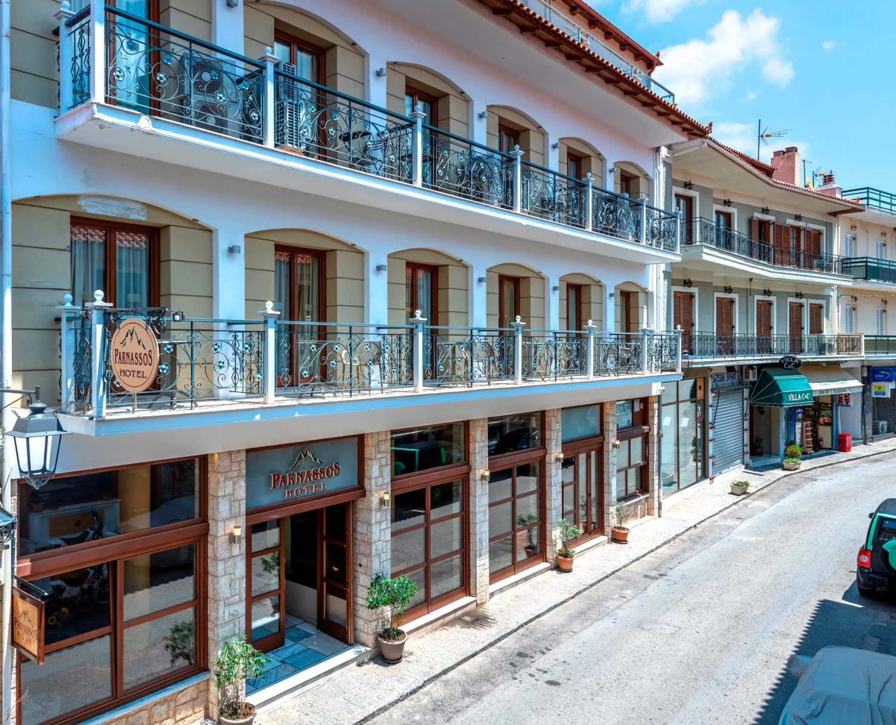 Facade/entrance in Parnassos Delphi Hotel