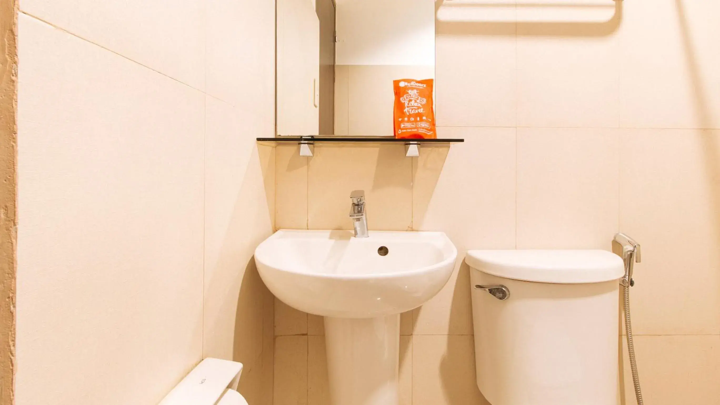 Toilet, Bathroom in RedDoorz San Antonio Makati - Vaccinated Staff