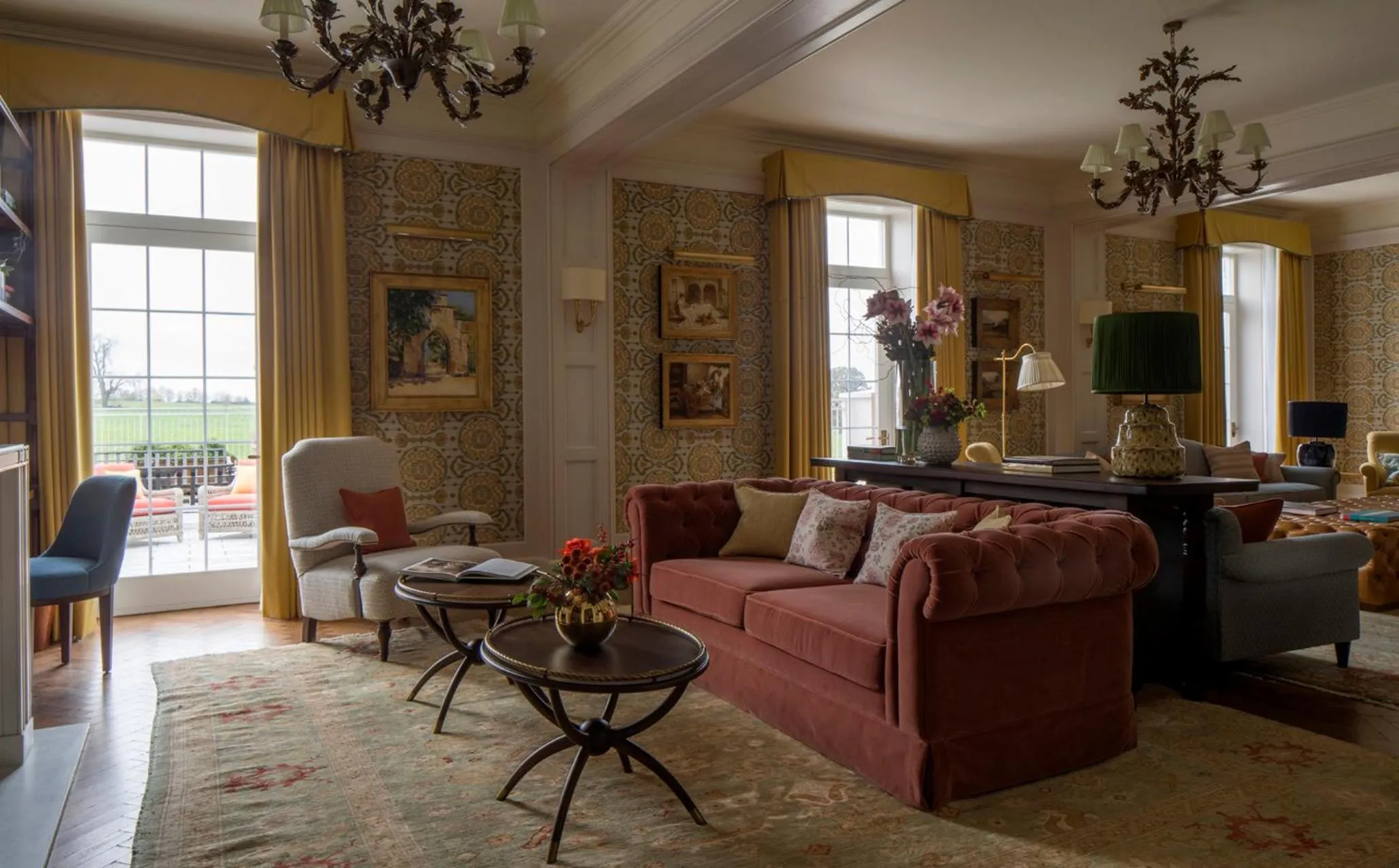 Living room in Four Seasons Hotel Hampshire