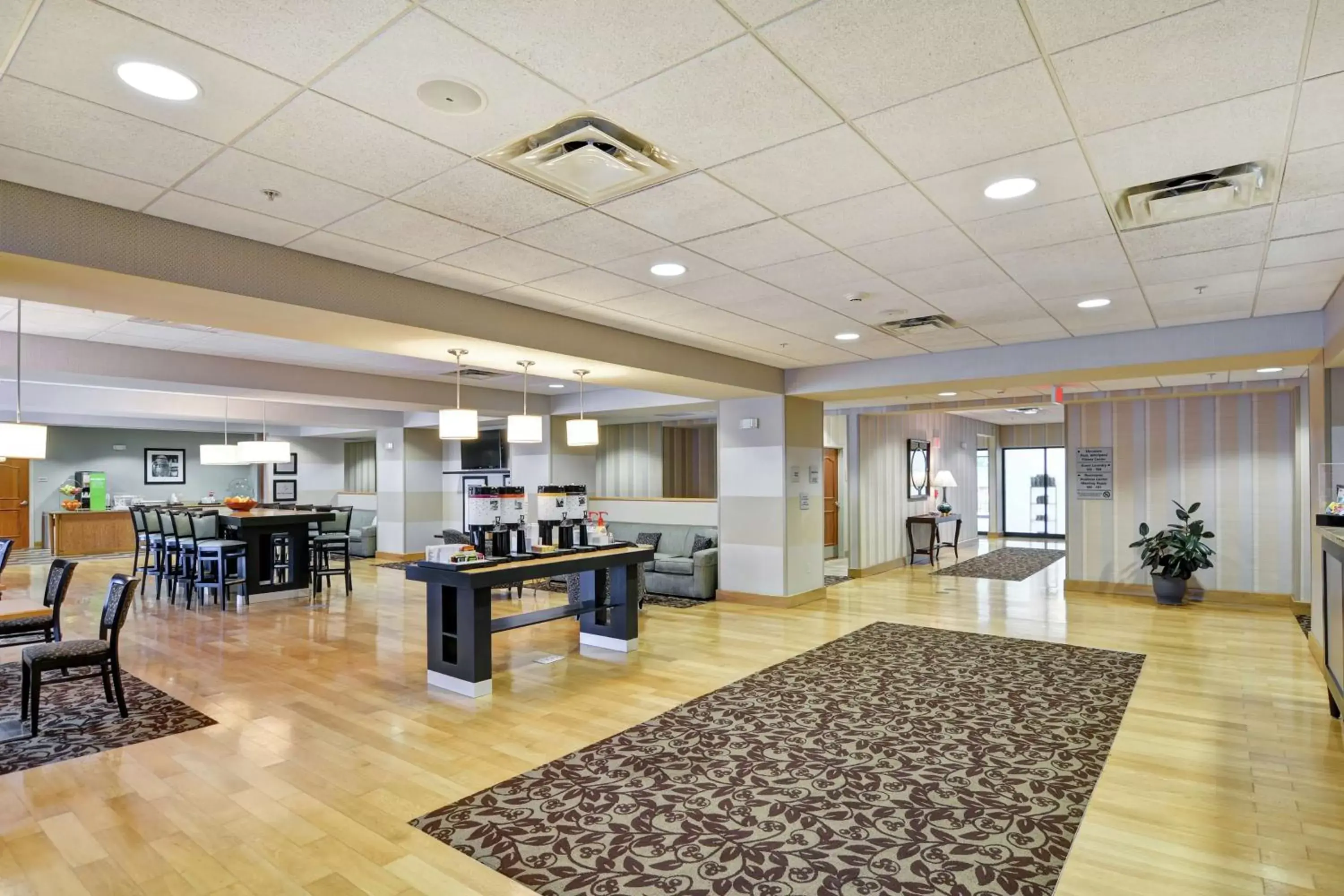 Dining area in Hampton Inn Tunkhannock