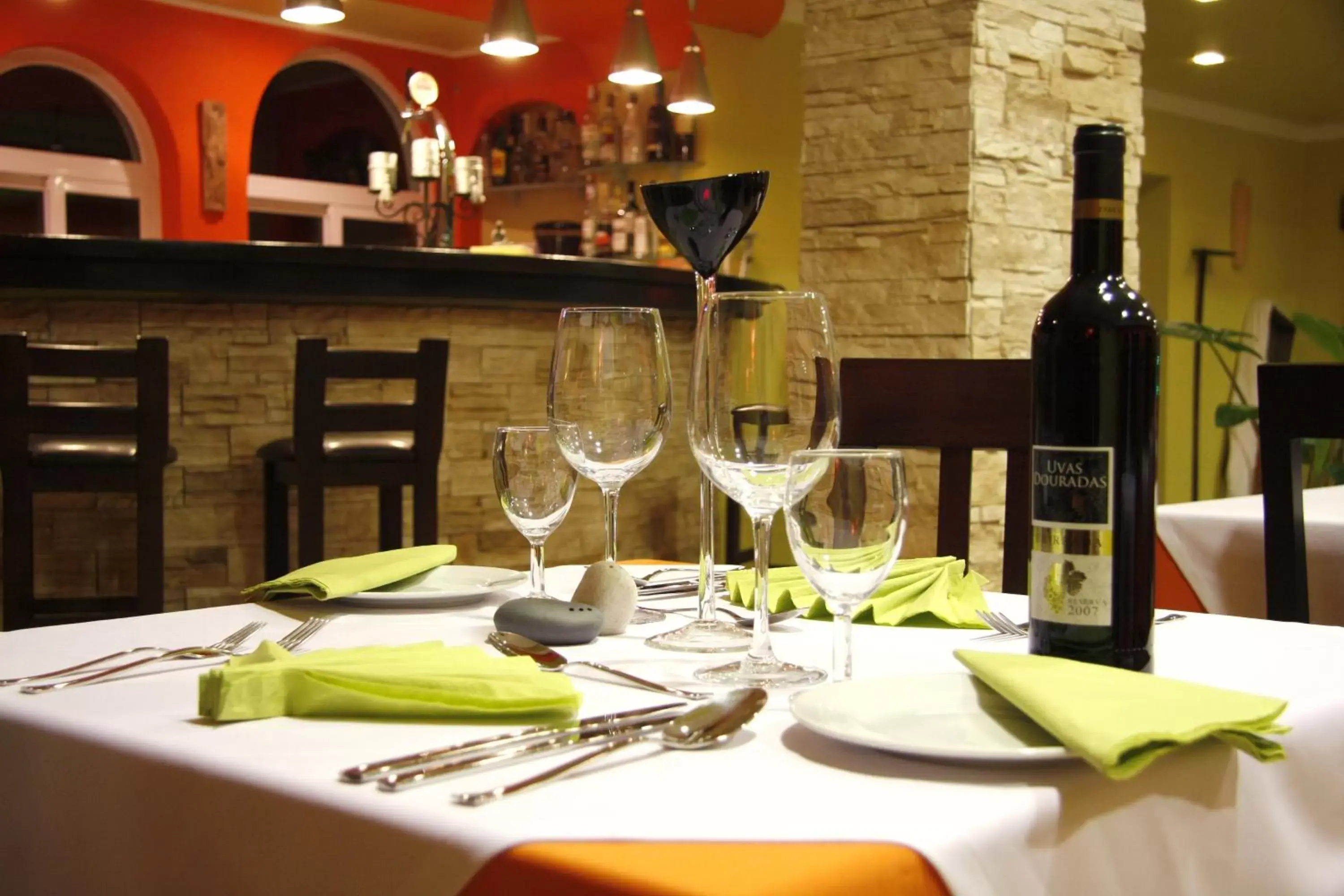 Restaurant/places to eat in Montinho De Ouro Restaurant/places to eat in Montinho De Ouro
