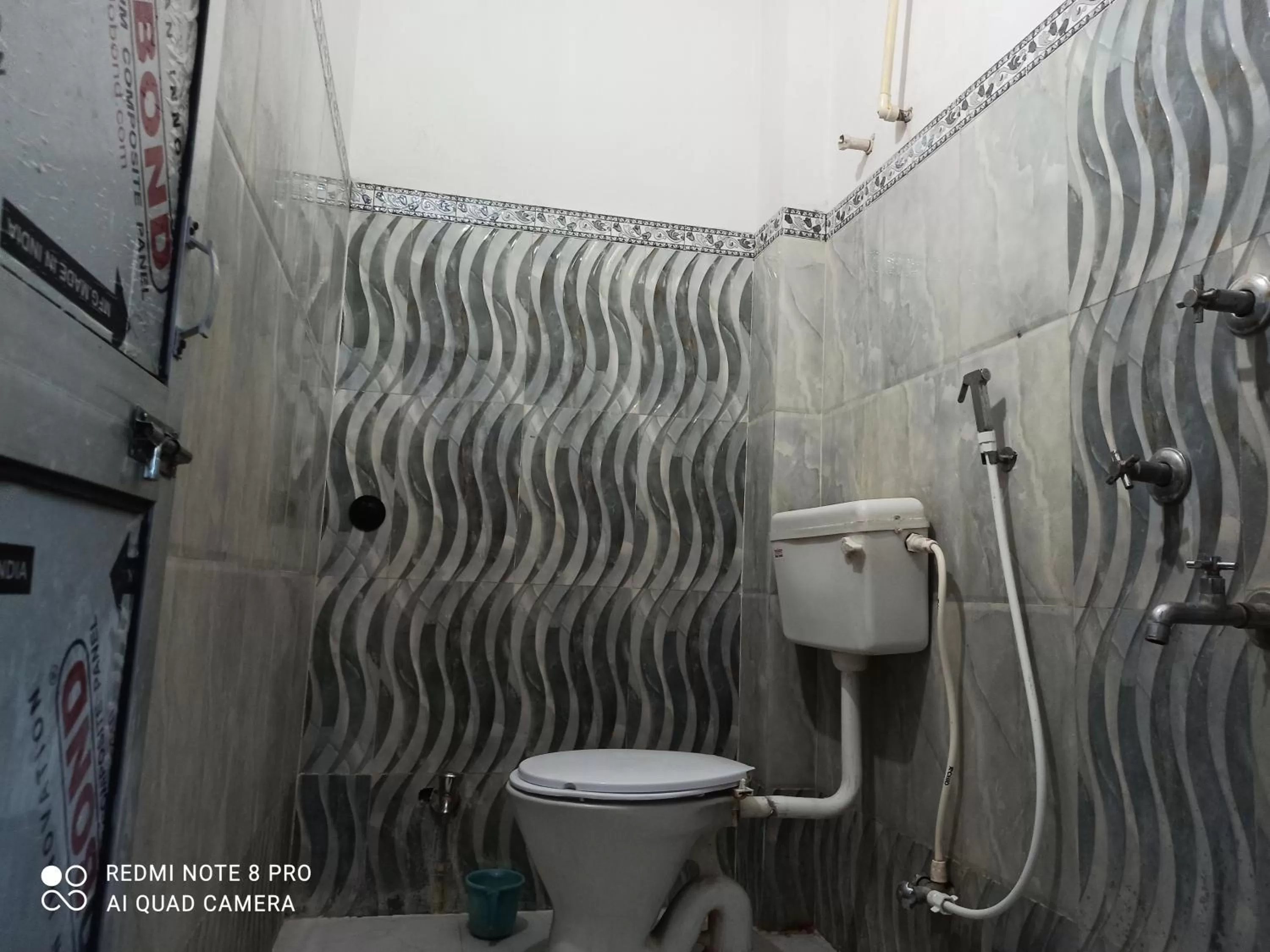 Bathroom in Hotel Vijay