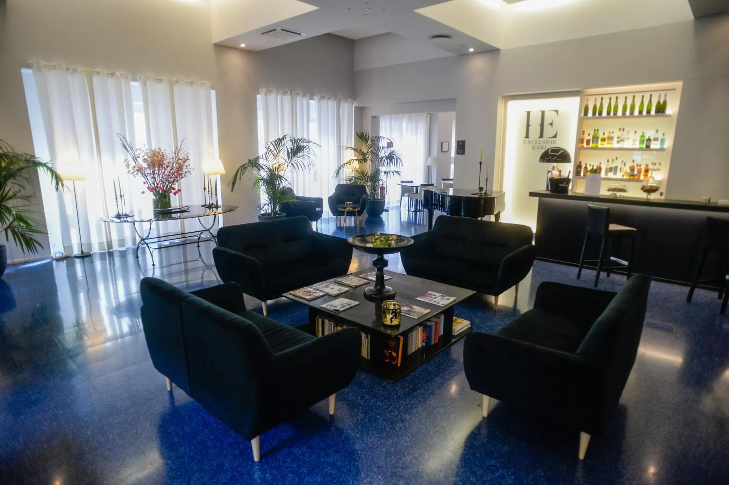 Lounge or bar in Hotel Excelsior Bari Lounge or bar in Hotel Excelsior Bari