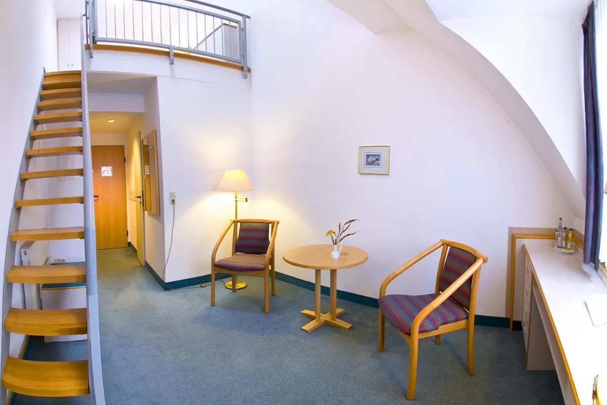 Photo of the whole room in Leine-Hotel