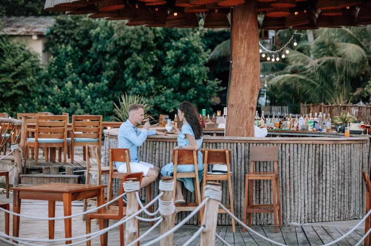 Restaurant/places to eat in Rocks Beach Boutique