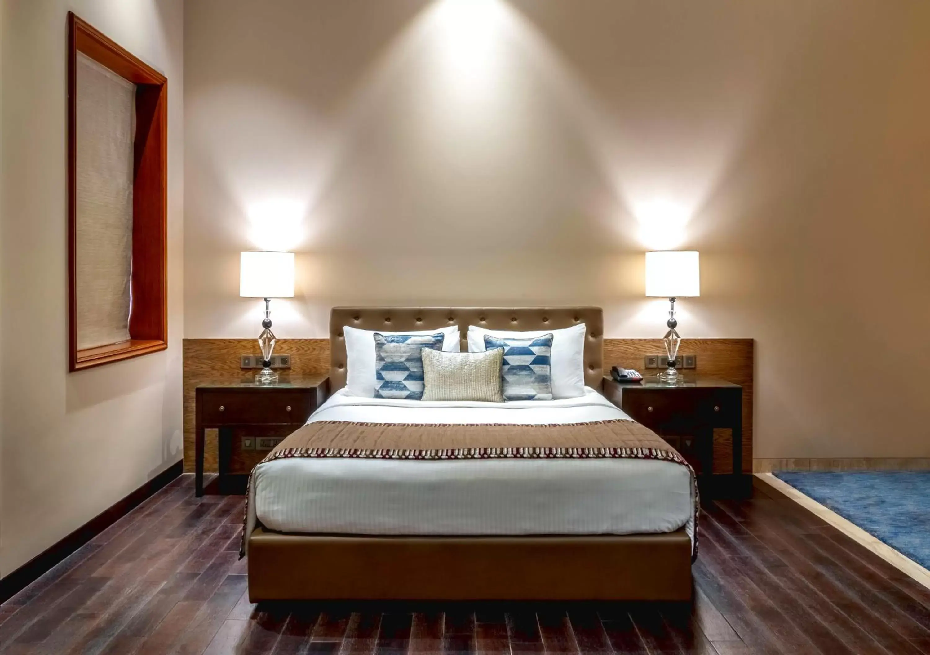 Bed in Kenilworth Hotel, Kolkata