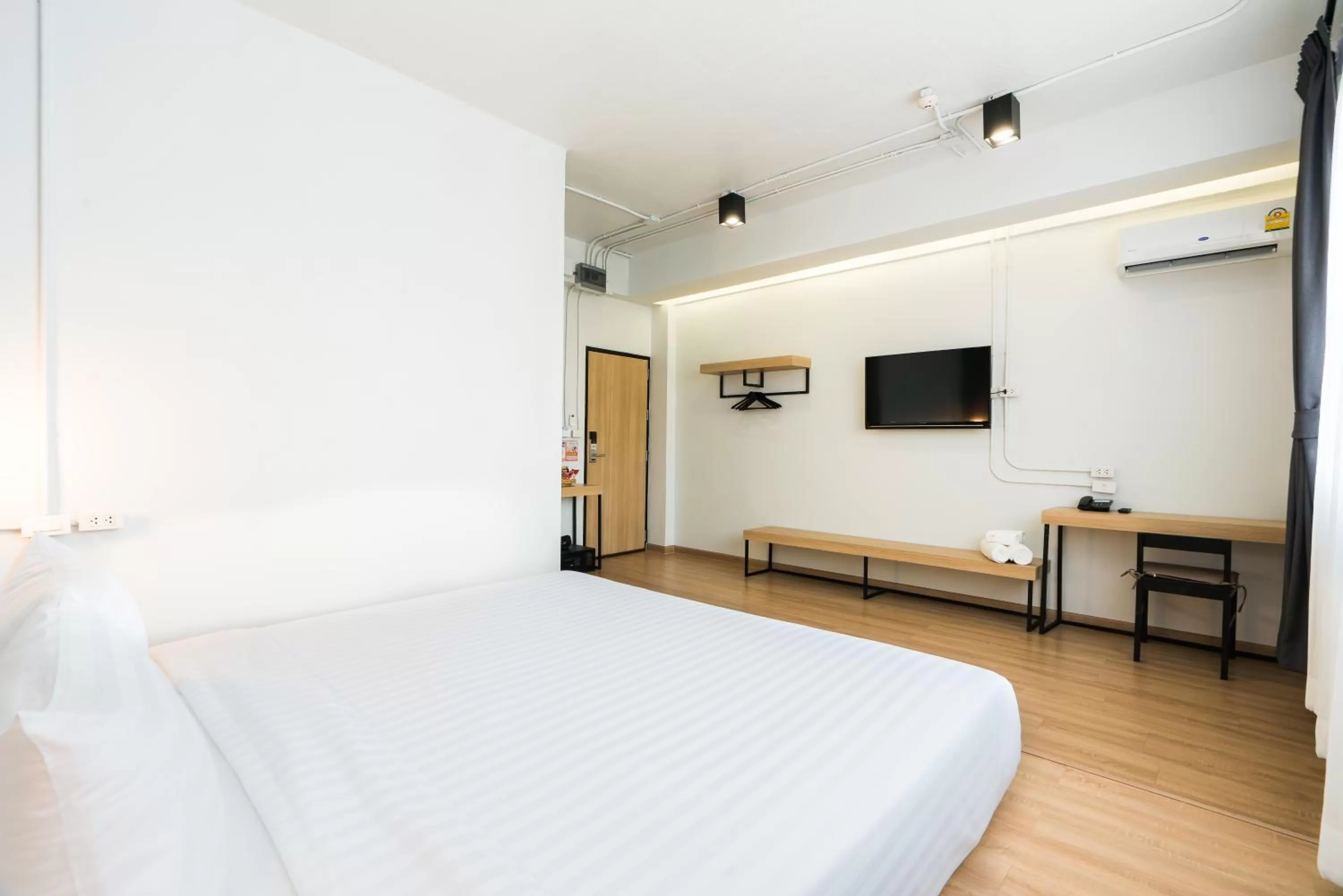 Bedroom, Bed in Marwin Villa