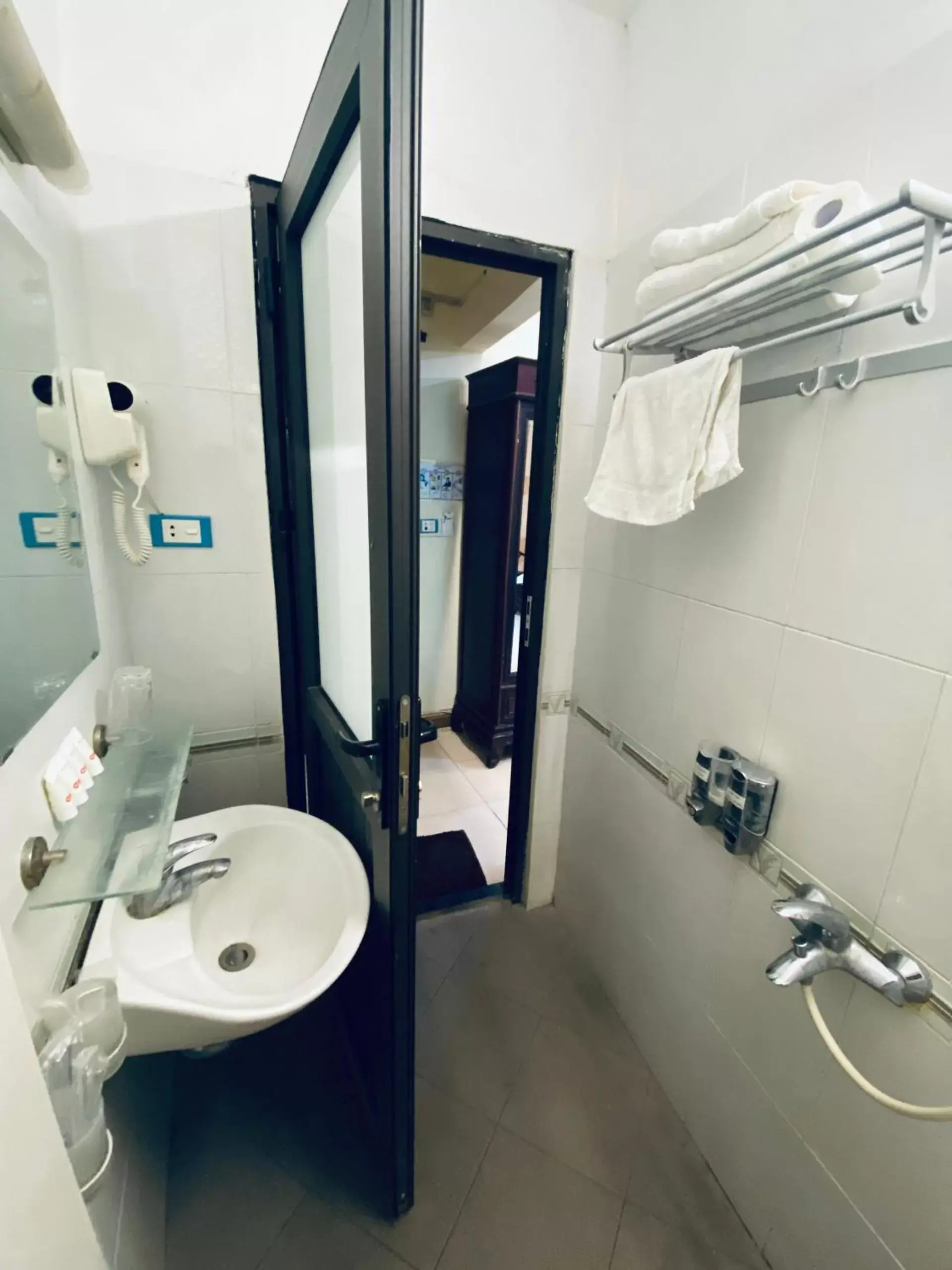 Bathroom in Thang Long Hotel