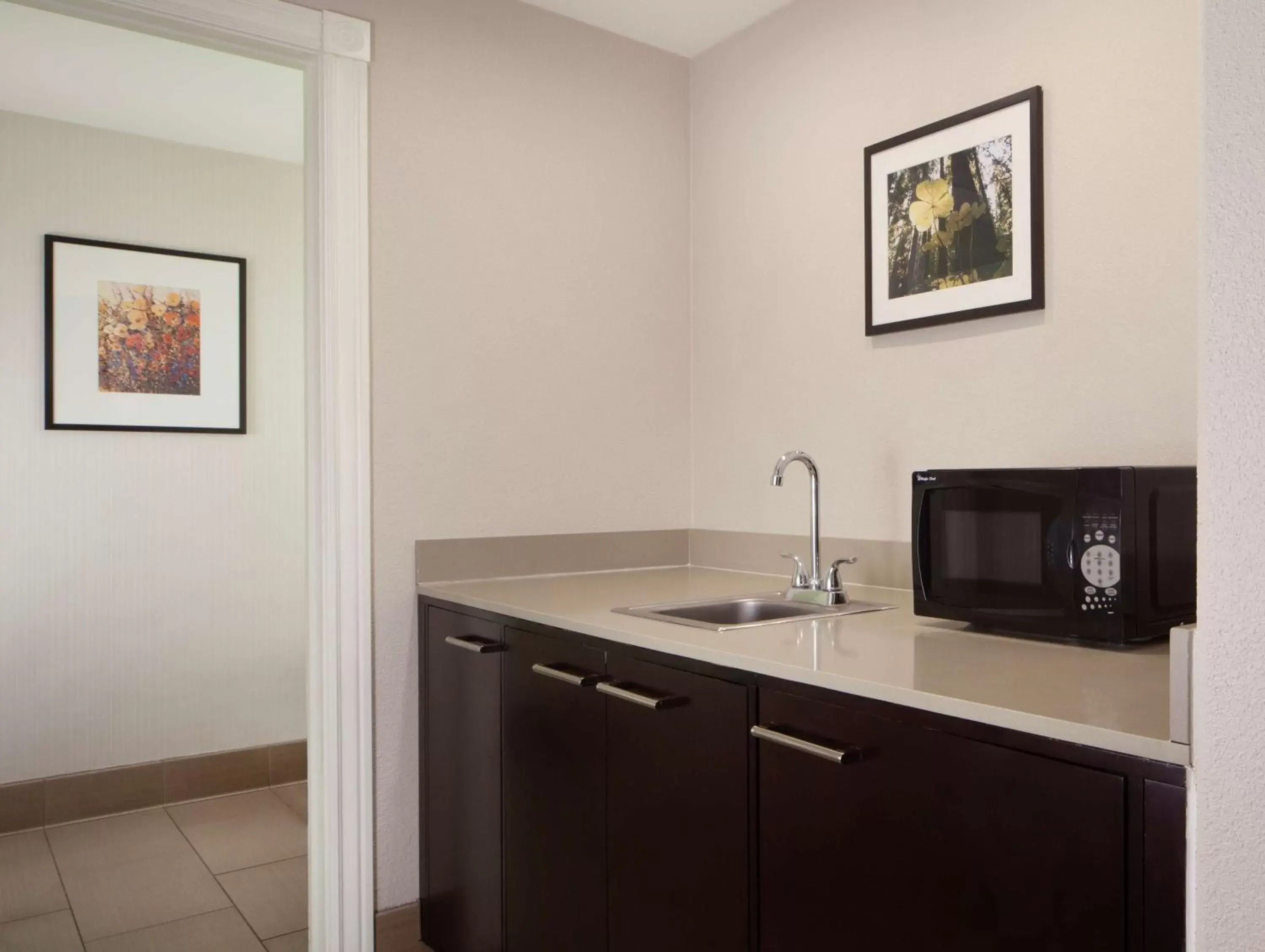 Photo of the whole room, Kitchen/Kitchenette in Hilton Santa Cruz Scotts Valley