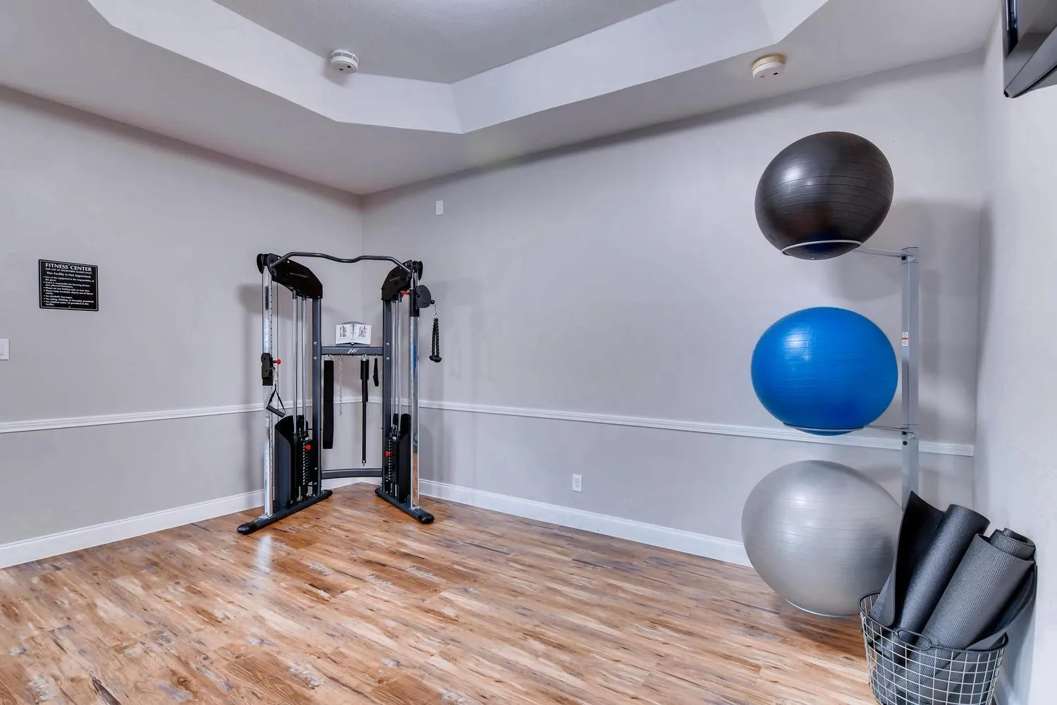 Fitness centre/facilities in Orangewood Inn and Suites Midtown