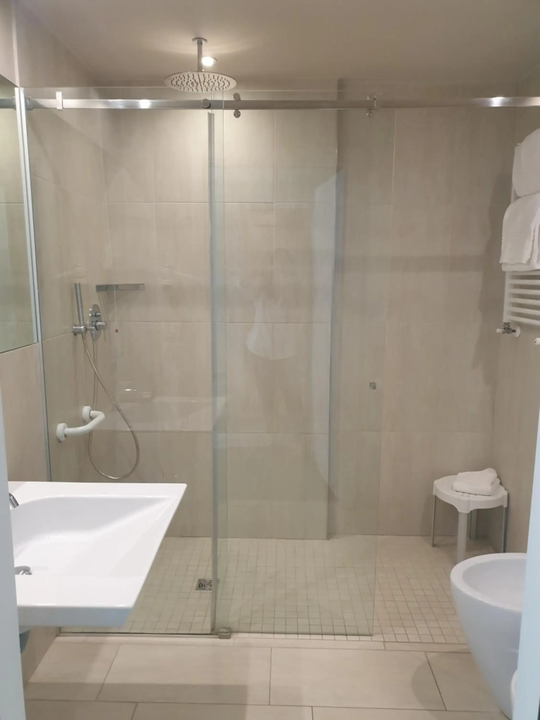 Shower, Bathroom in Oxygen Lifestyle Hotel/Helvetia Parco