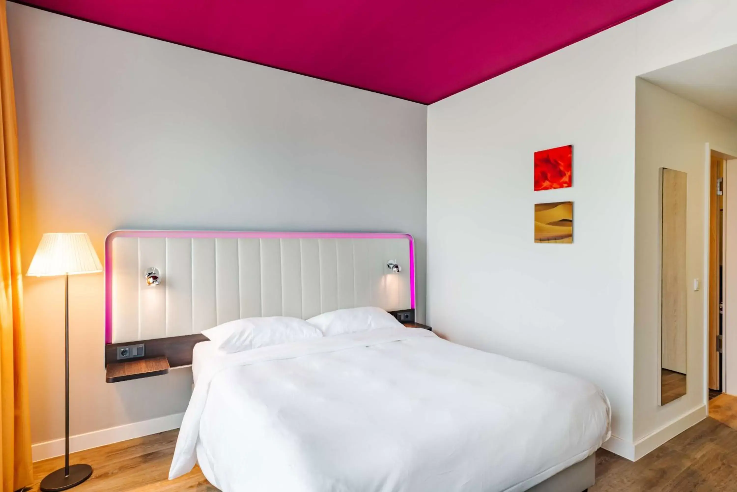 Bedroom, Bed in Park Inn by Radisson Stuttgart