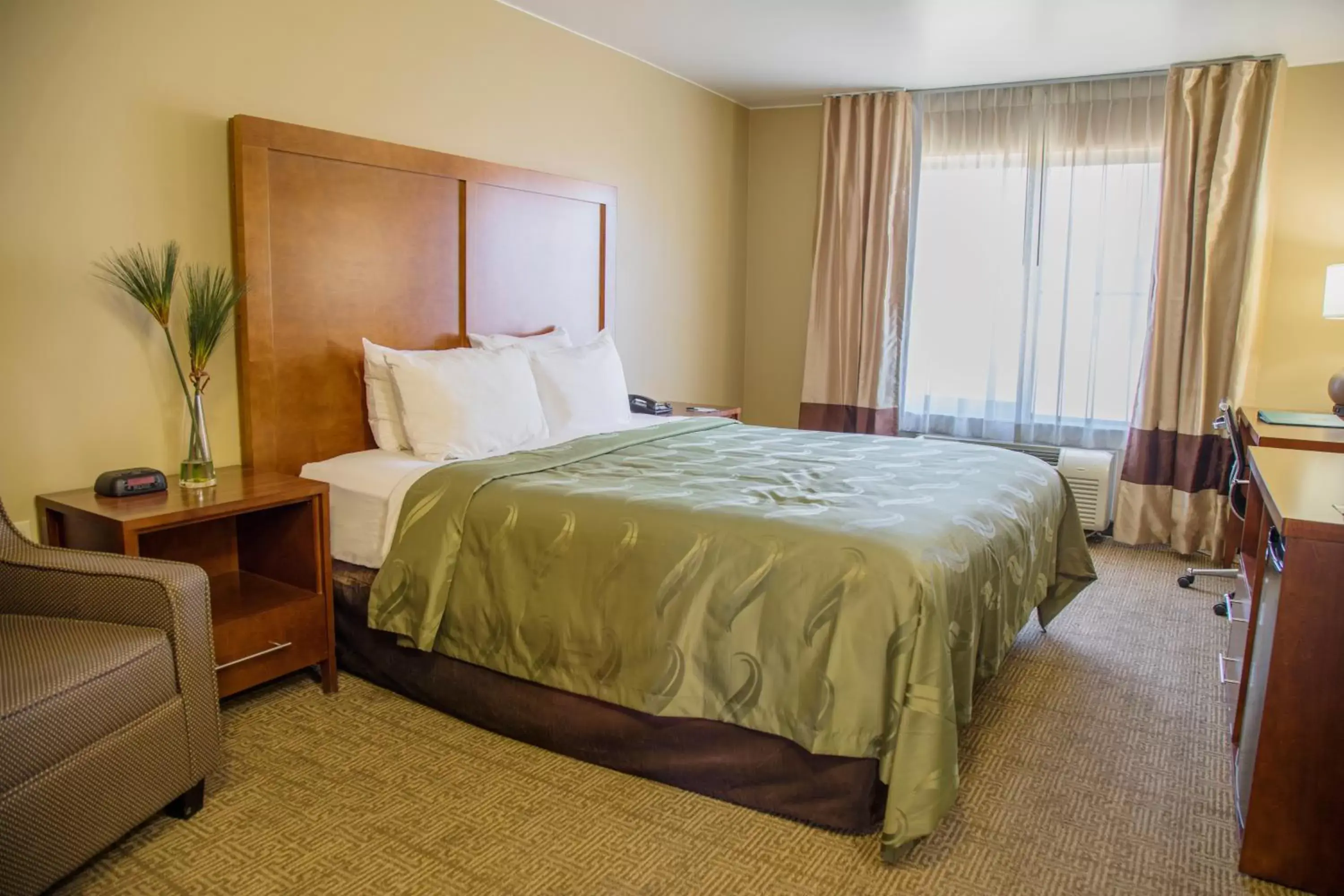 Bed in Quality Inn Merced Gateway to Yosemite