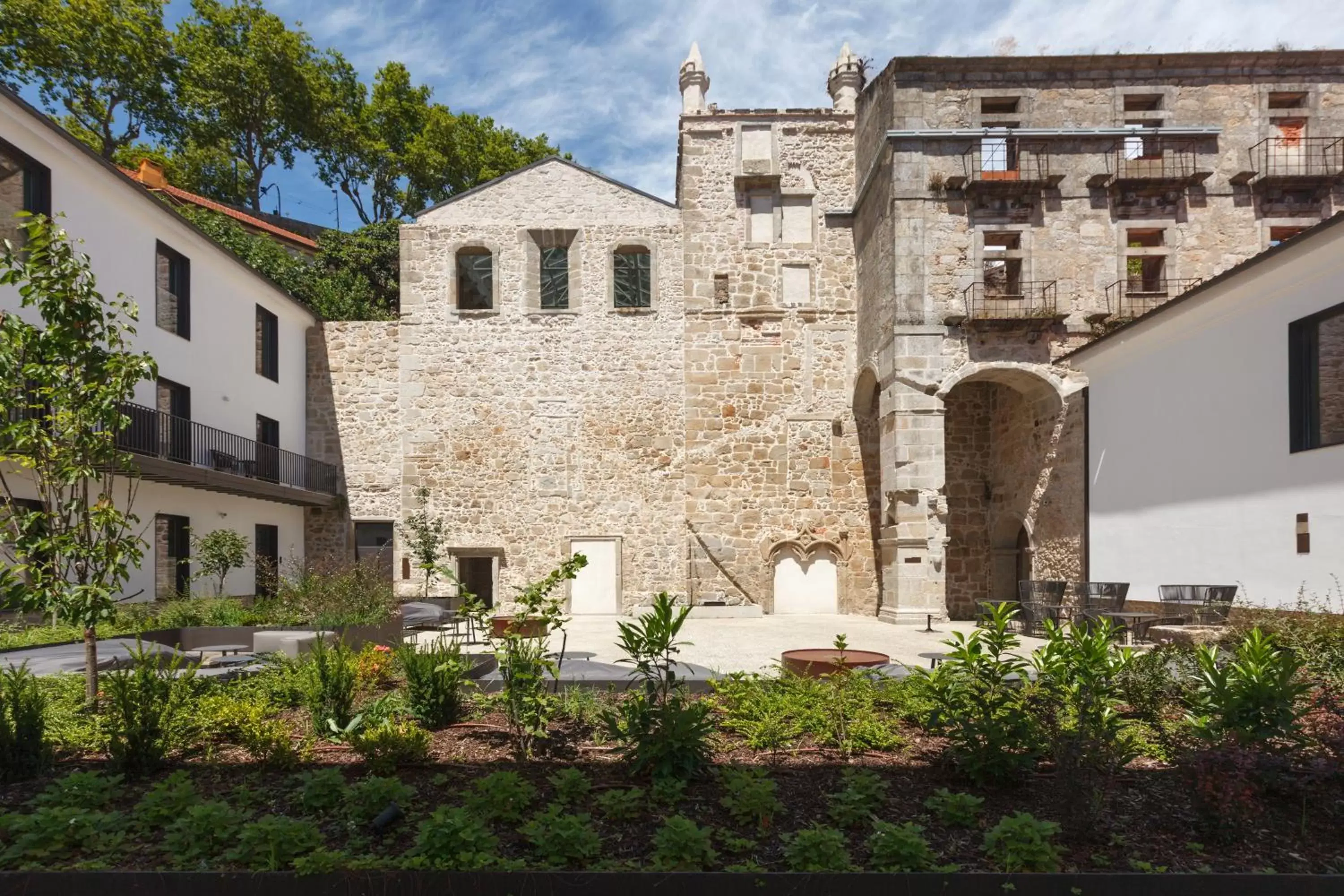 Patio, Property Building in NEYA Porto Hotel