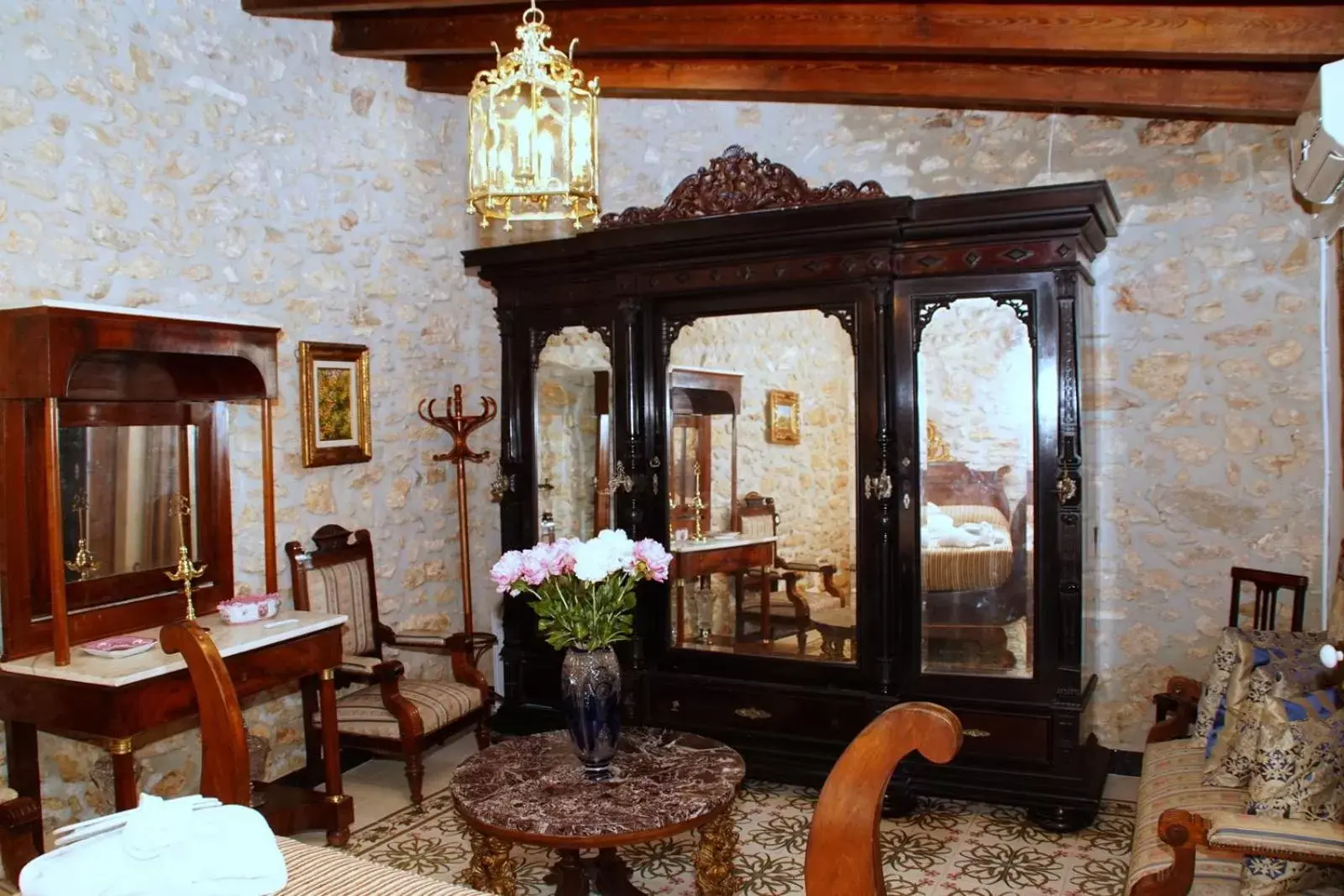 Bedroom, Seating Area in Sitges Royal Rooms