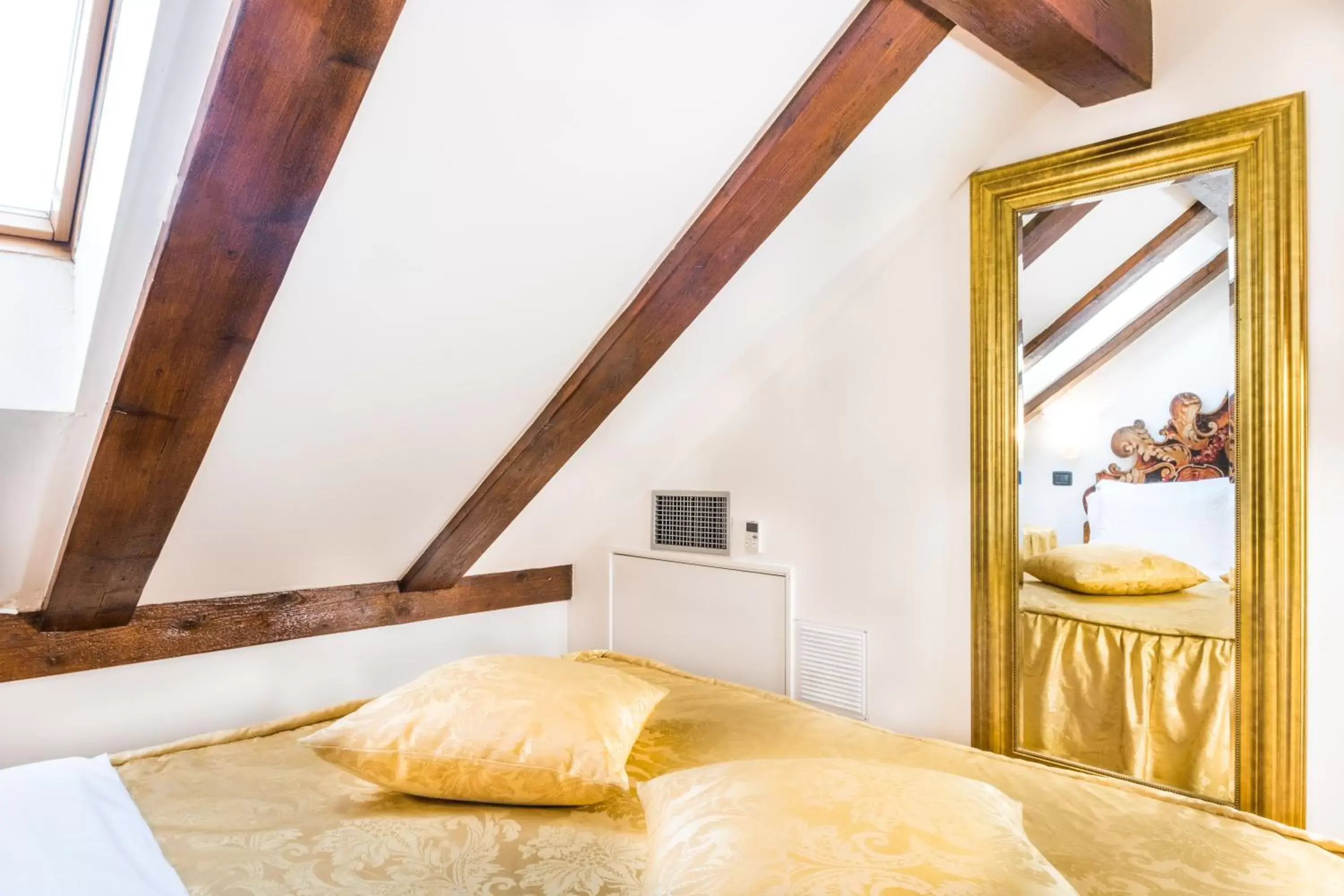 Bedroom, Bed in Charles Bridge Palace