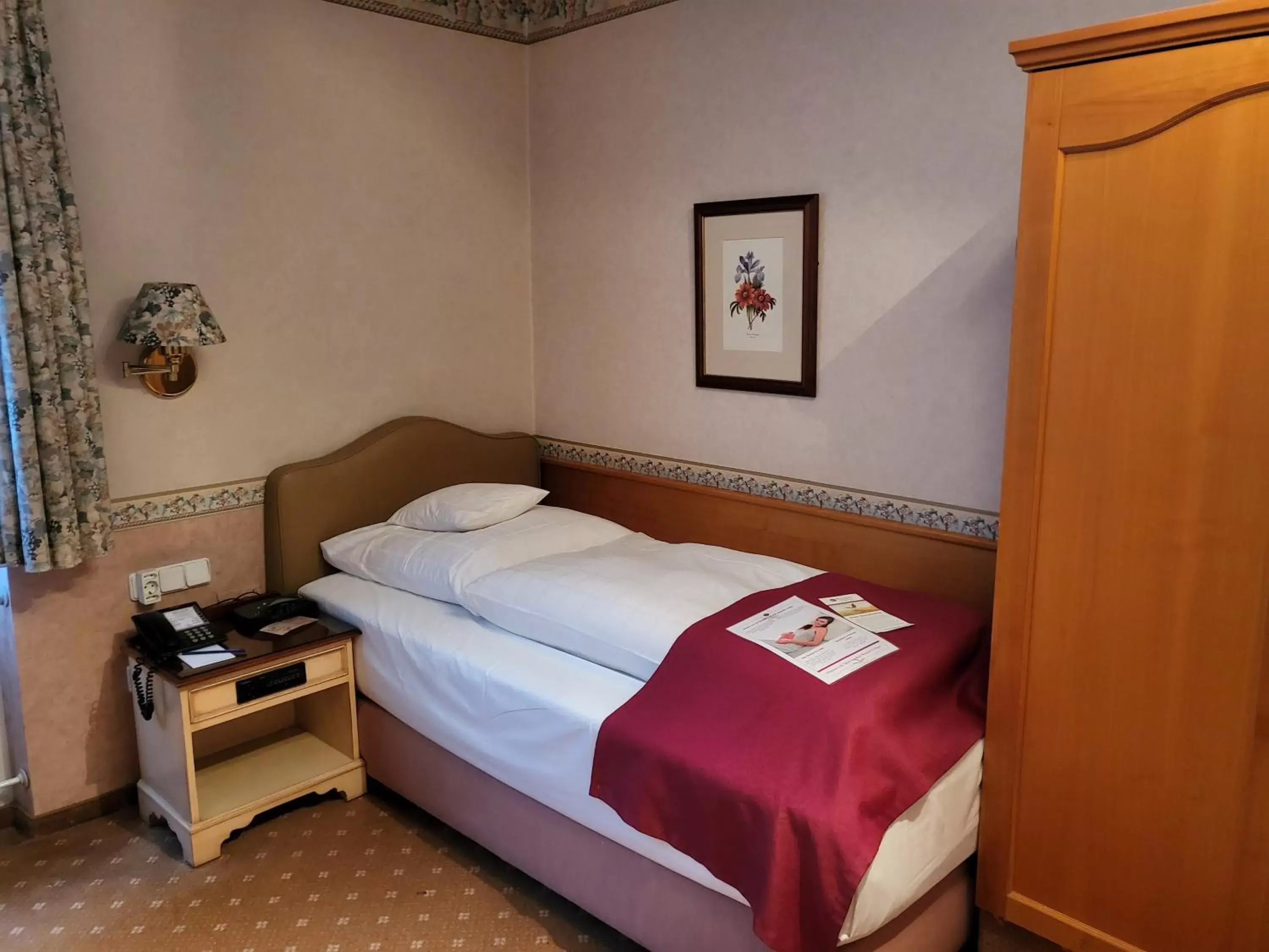 Bed in Best Western Premier Hotel Rebstock