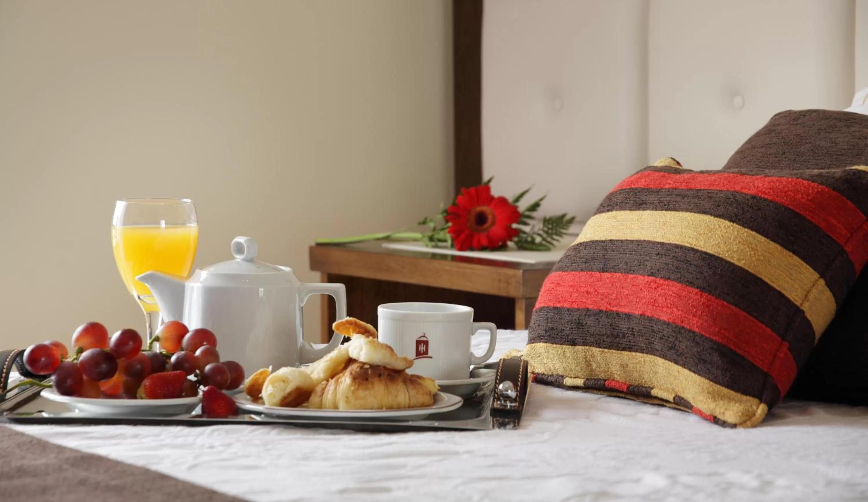 Coffee/tea facilities in Hotel Impala