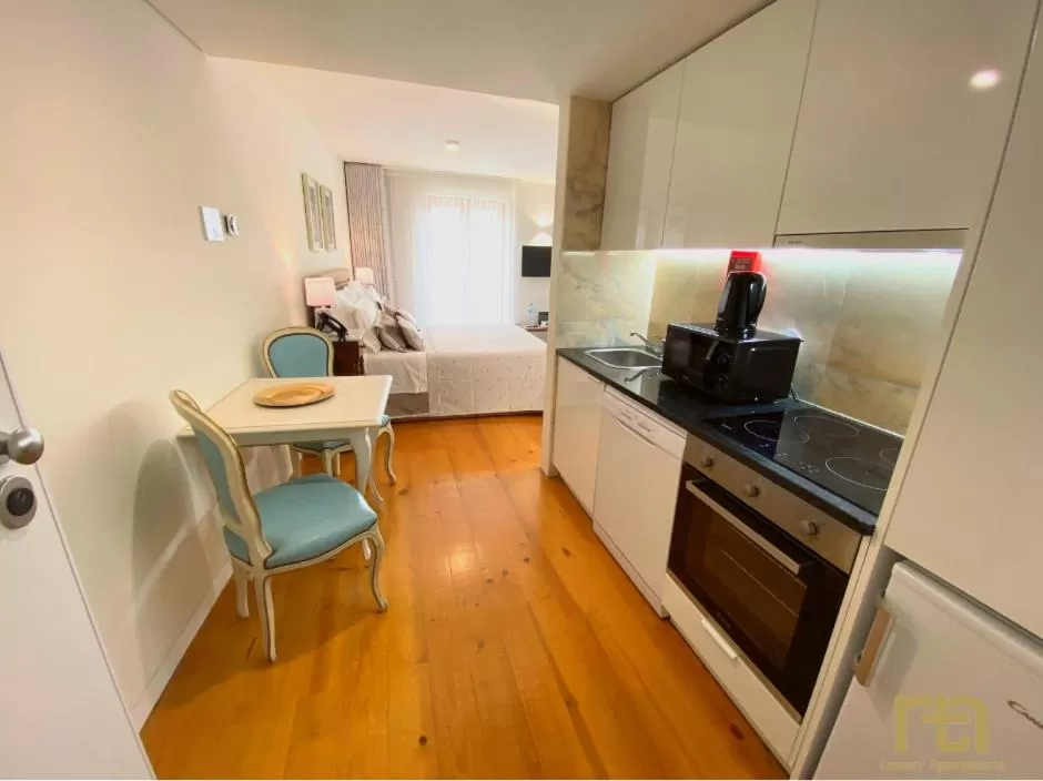 Kitchen/Kitchenette in TM Luxury Apartments Lisbon