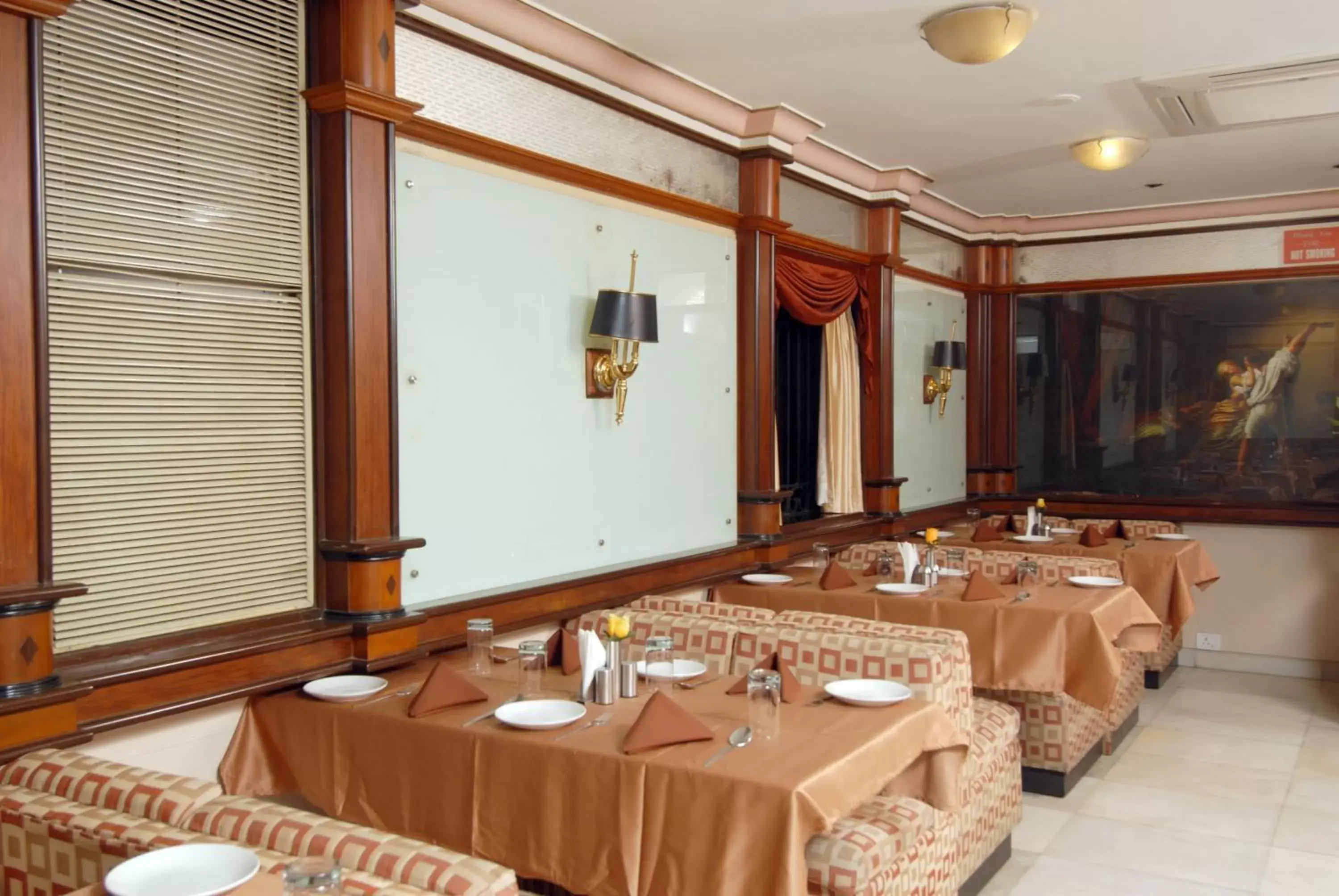 Restaurant/Places to Eat in Hotel Park View, Mumbai