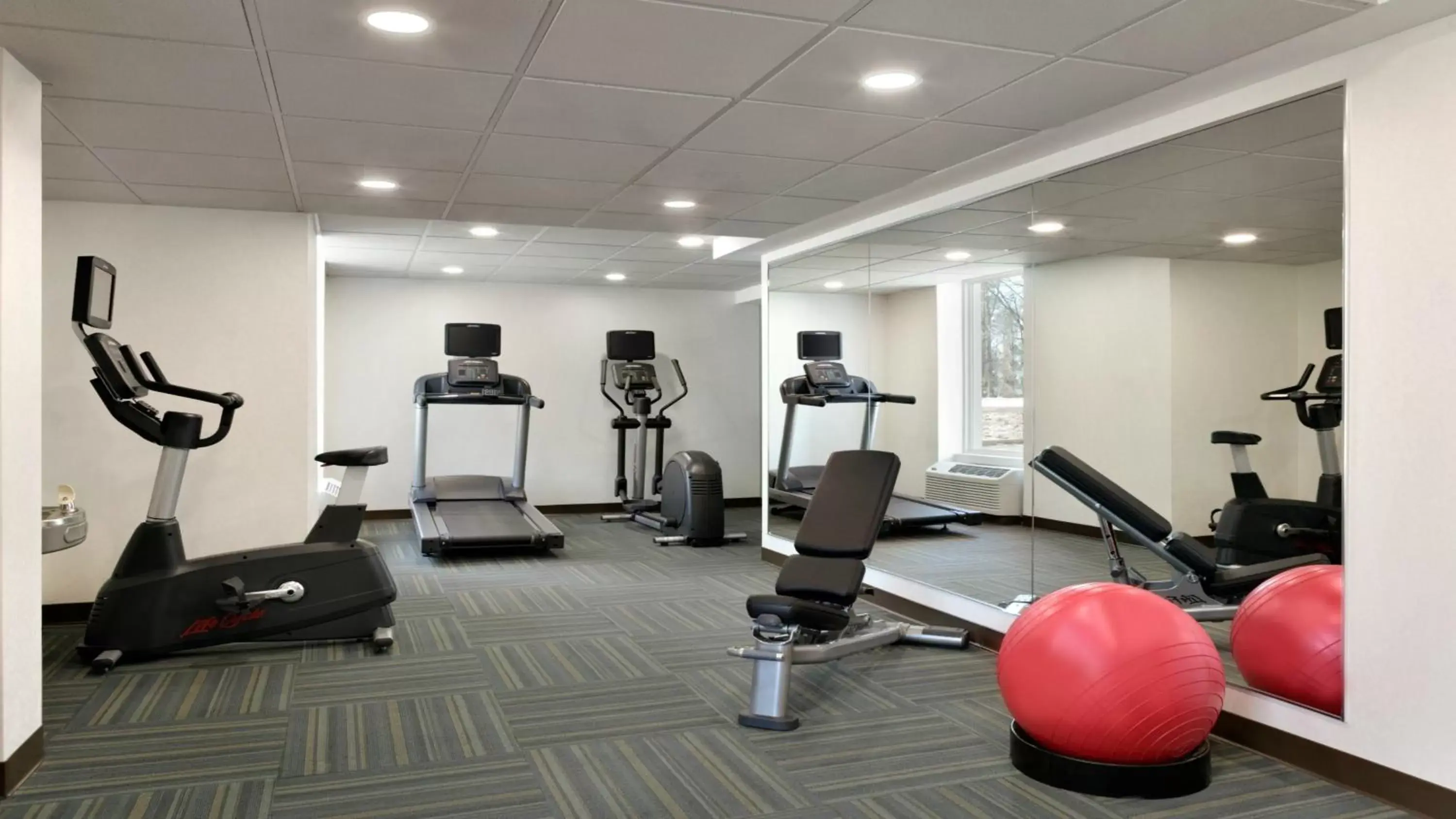 Fitness centre/facilities, Fitness Center/Facilities in Holiday Inn Express - Williamsburg Busch Gardens Area, an IHG Hotel