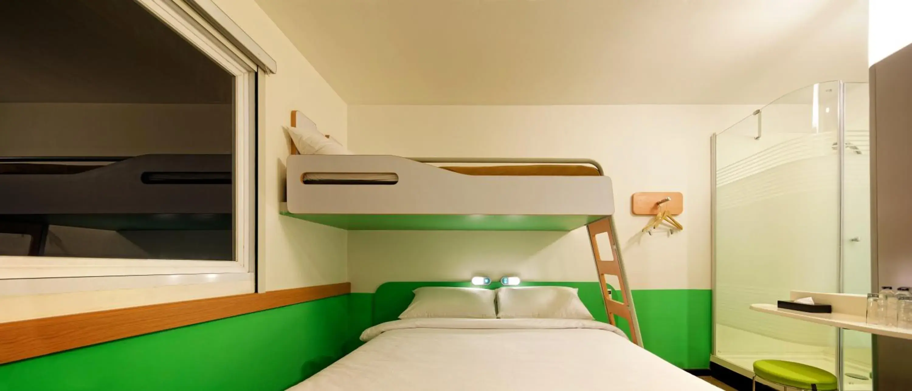 Bedroom, Bunk Bed in Ibis Budget Jakarta Airport