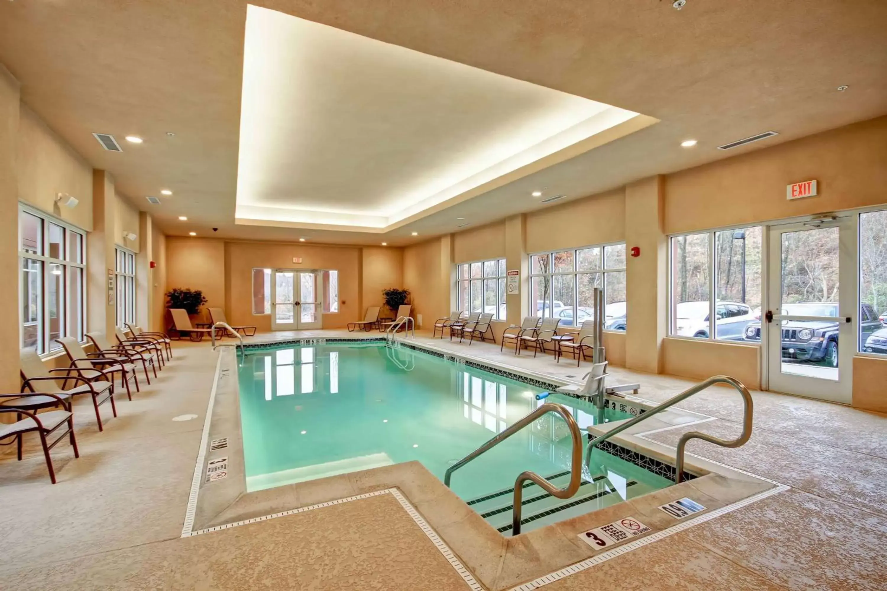 Pool view, Swimming Pool in Homewood Suites - Doylestown
