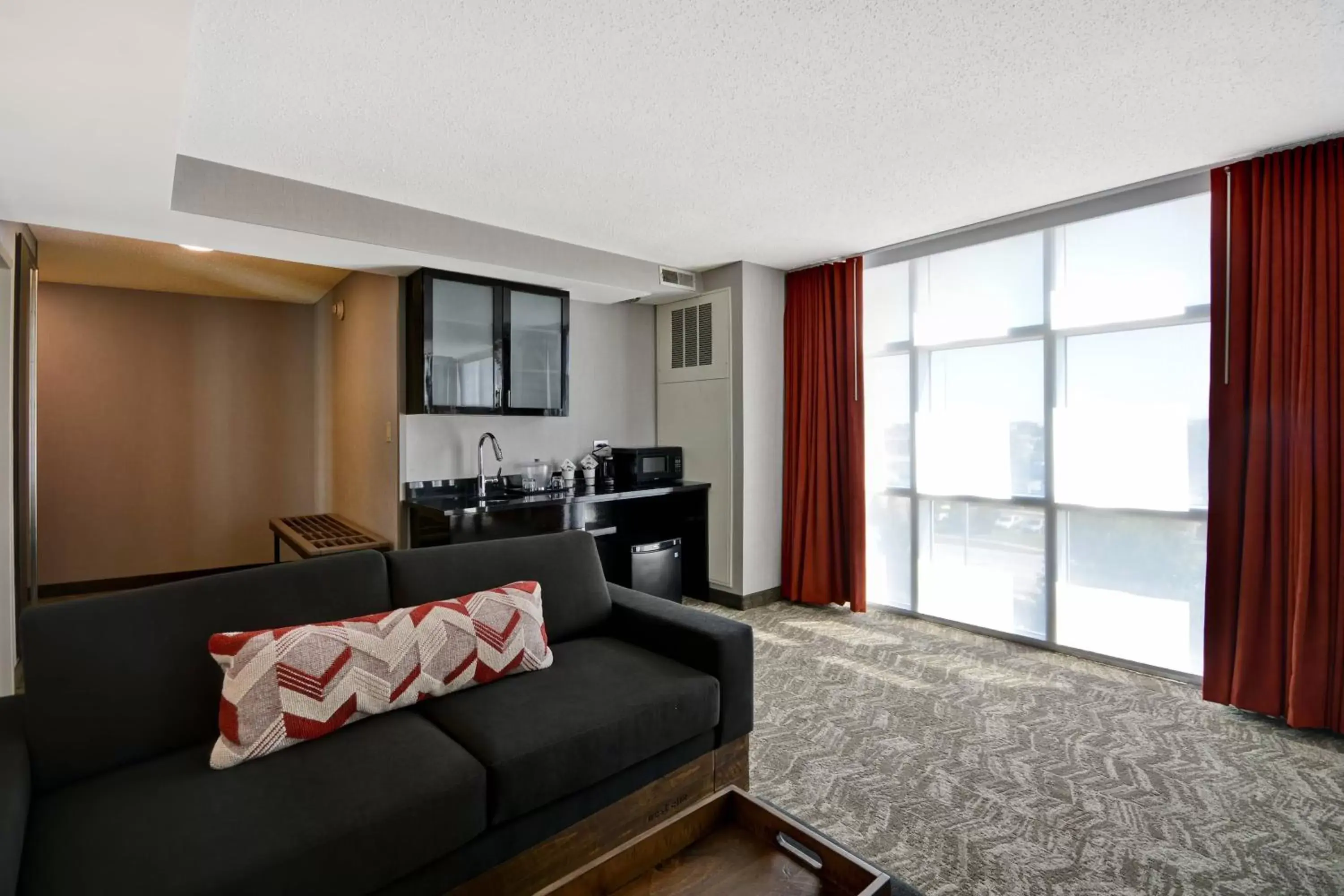 Living room, Seating Area in SpringHill Suites by Marriott Indianapolis Airport/Plainfield