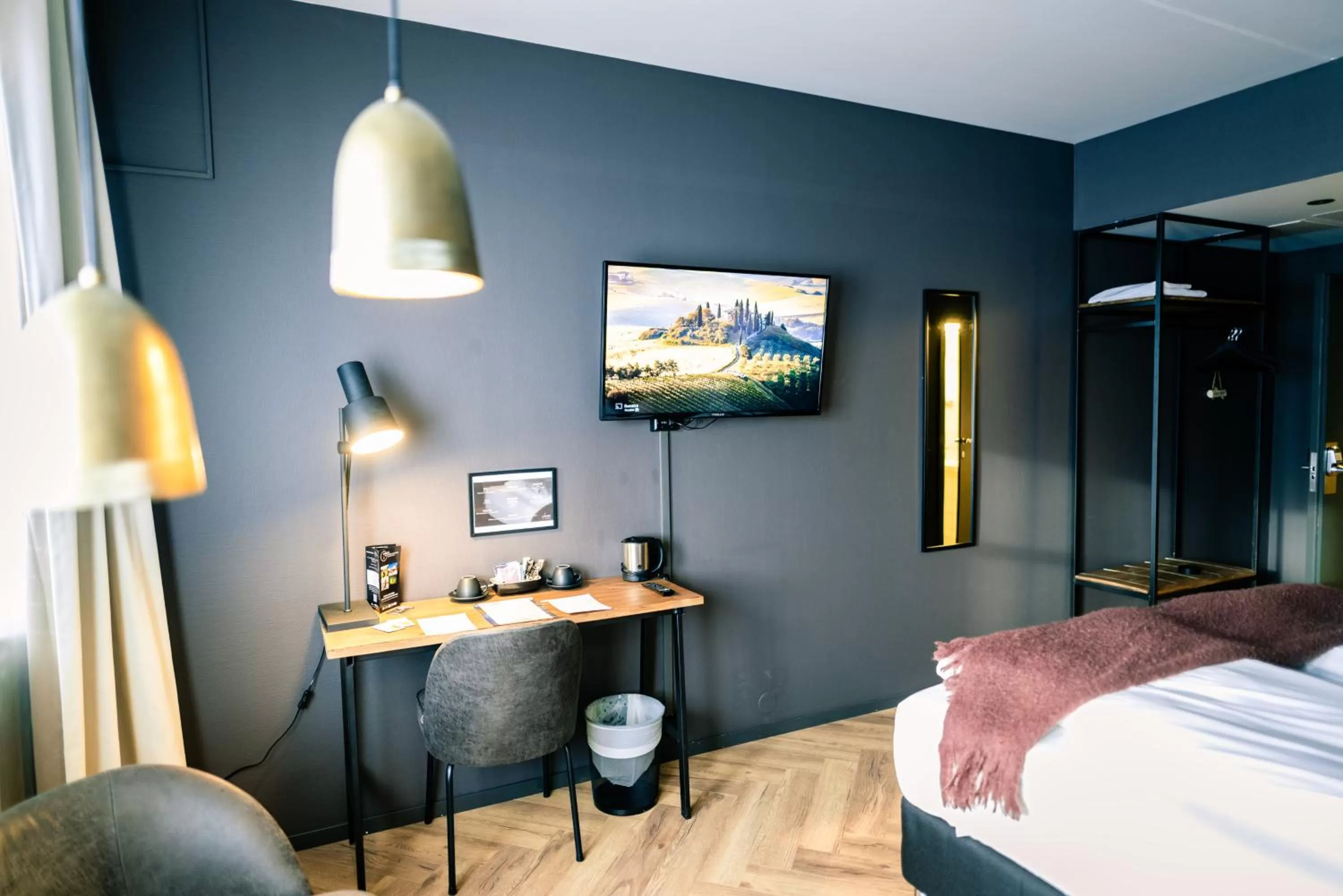 TV and multimedia, Bed in Canyon Hotell