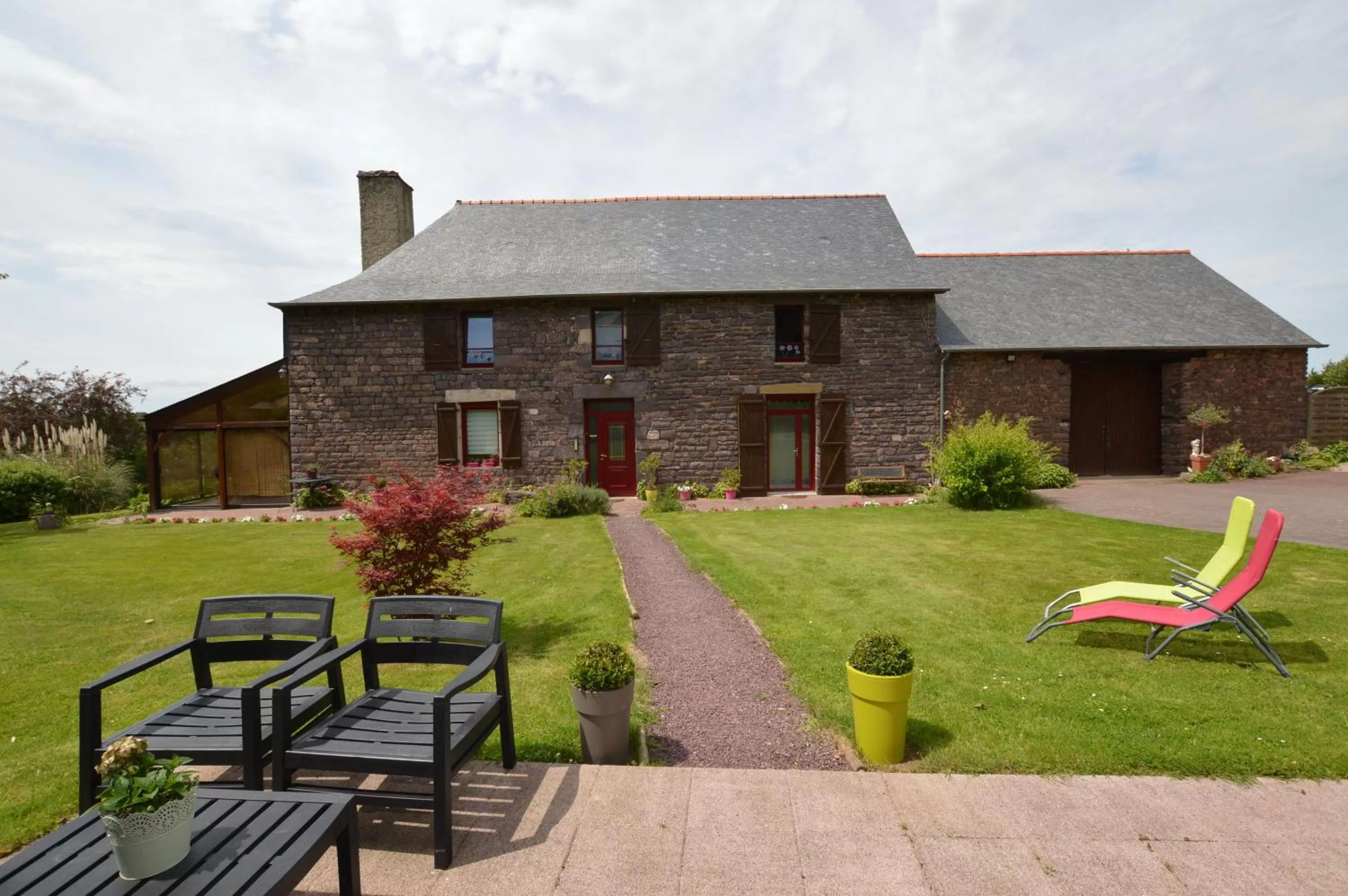 Facade/entrance in Chambres d'hôtes La Fontaine Garel