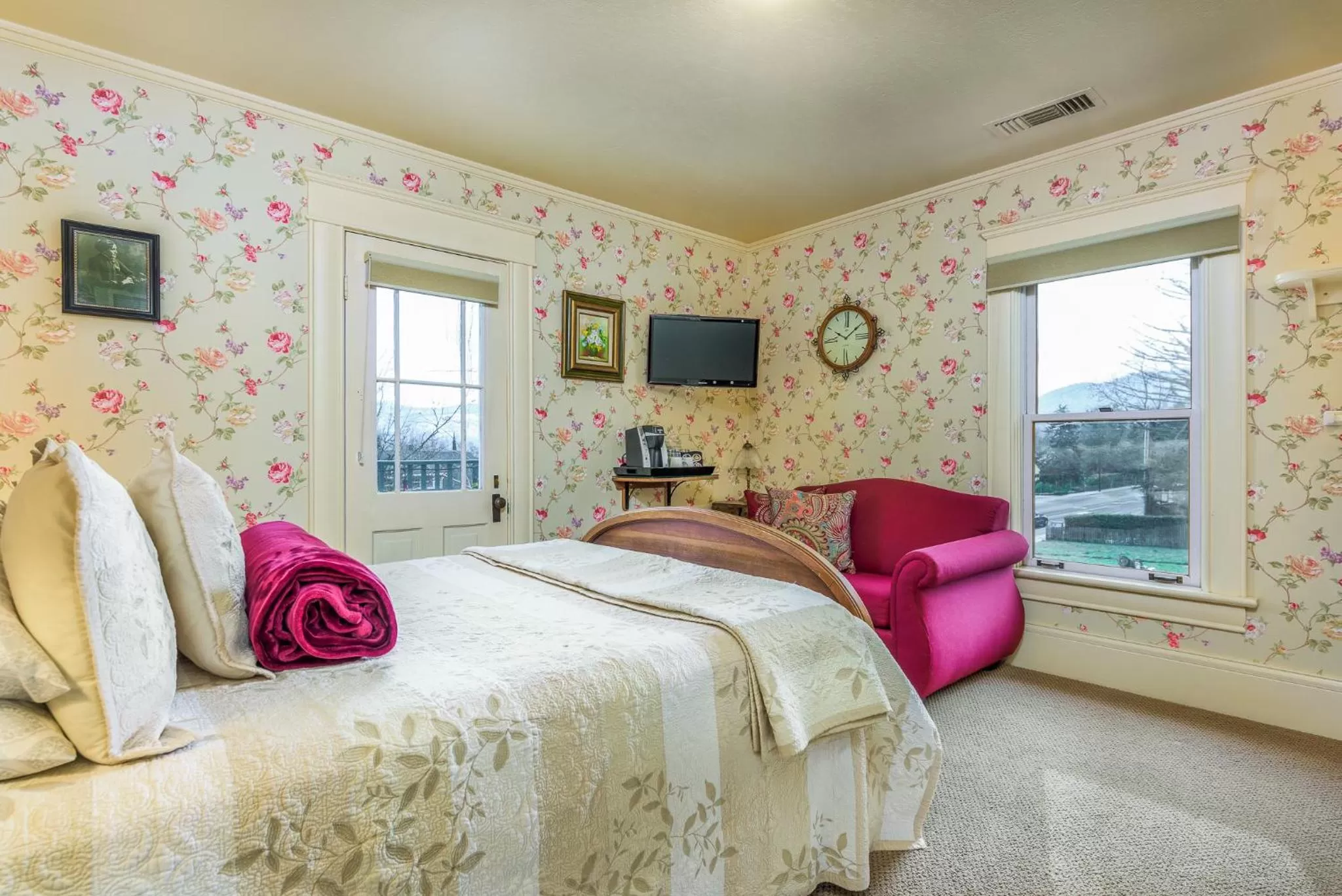 Photo of the whole room, Bed in Abigail's Bed and Breakfast Inn