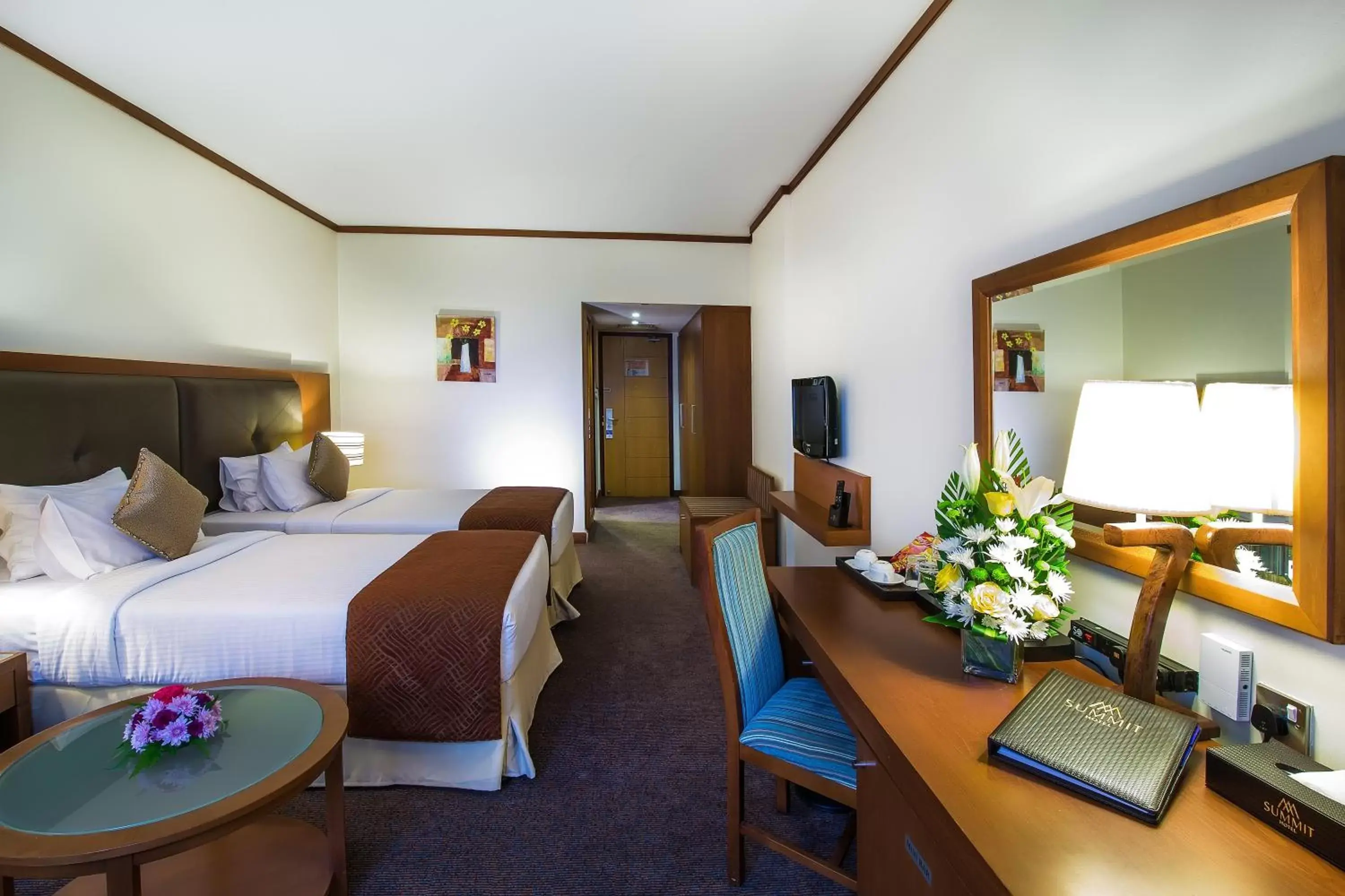 Bedroom in Landmark Summit Hotel