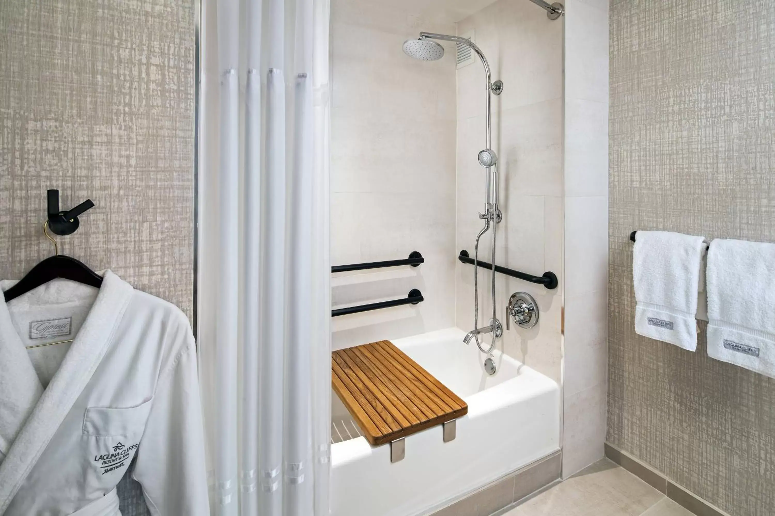 Bathroom in Laguna Cliffs Marriott Resort & Spa