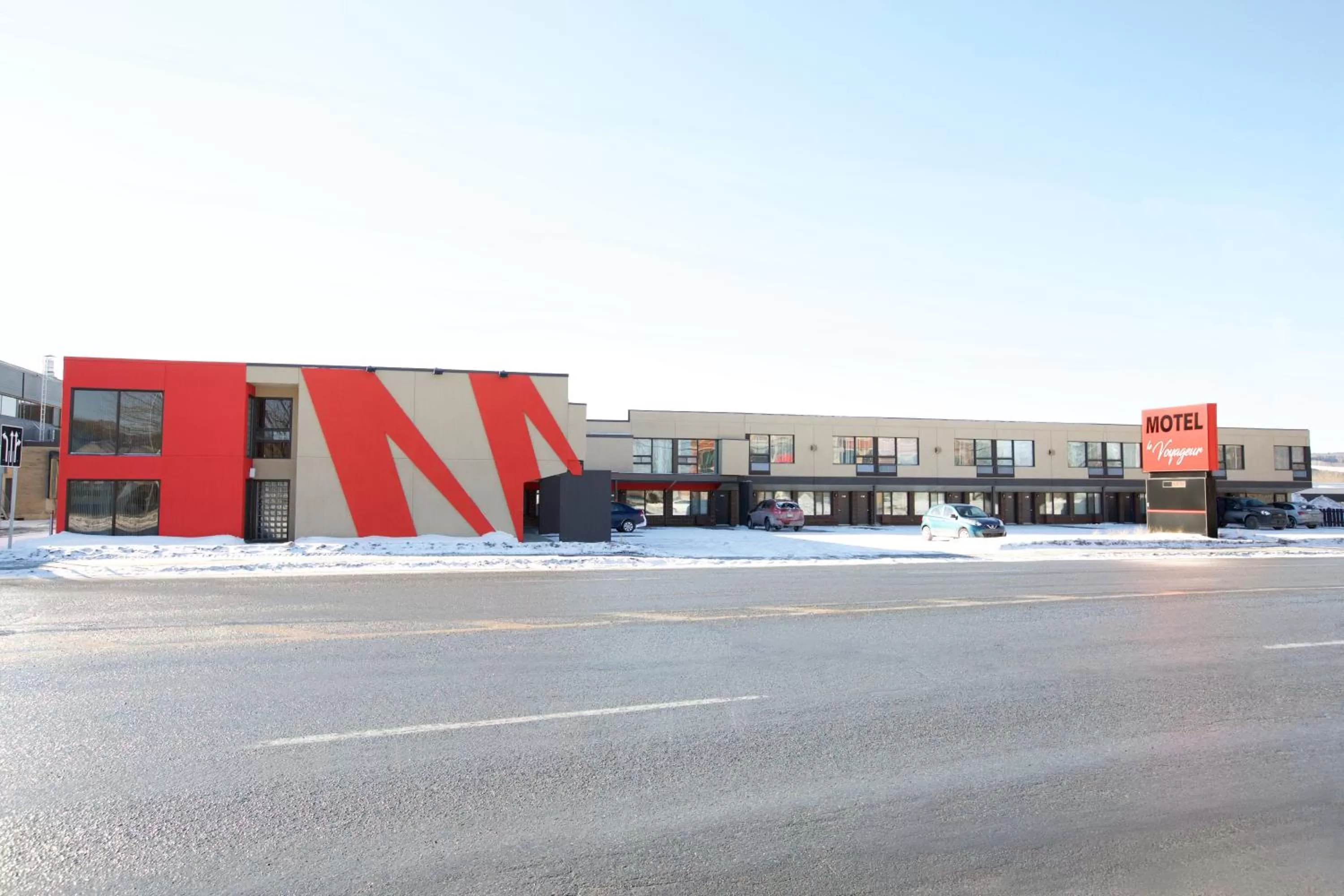Property building in Hôtel Motel Le Voyageur