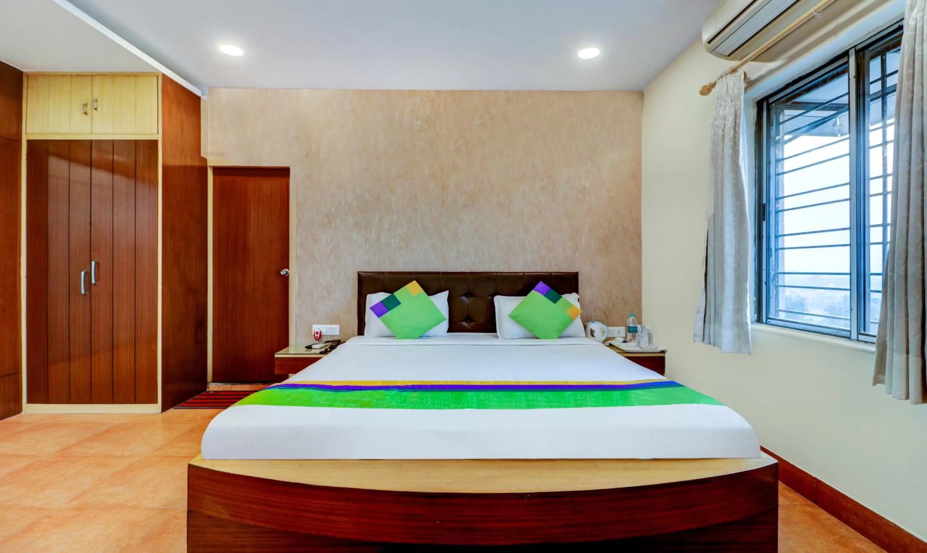 Bed in Treebo Sreema - 2 km From Salt Lake Sector V