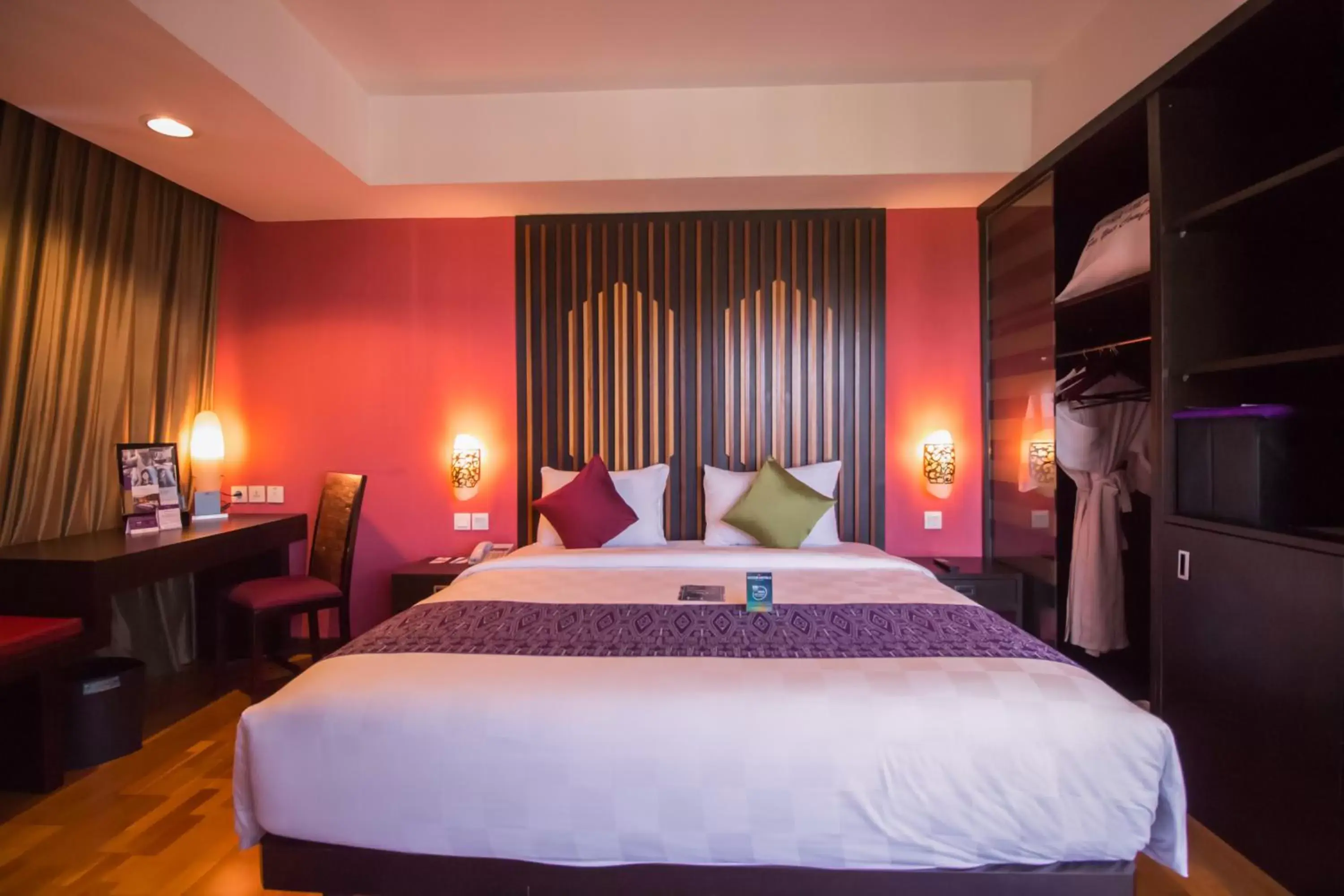 Bed in Mercure Pontianak City Center