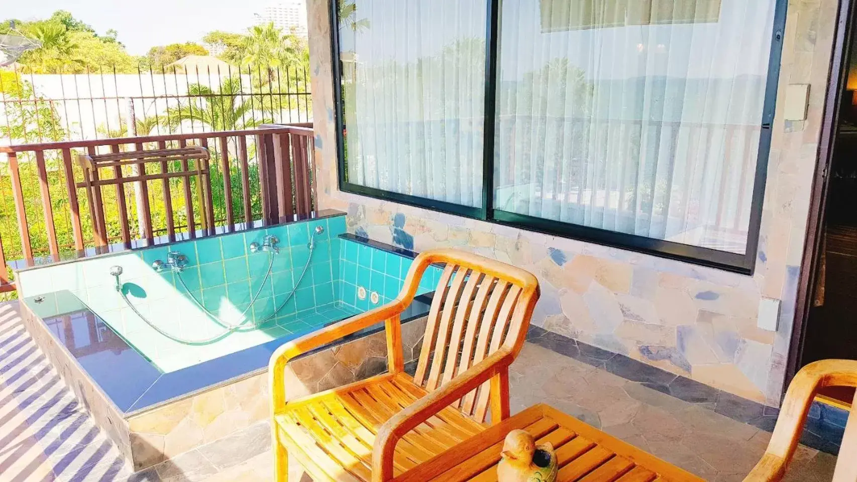 Balcony/Terrace in Birds and Bees Resort