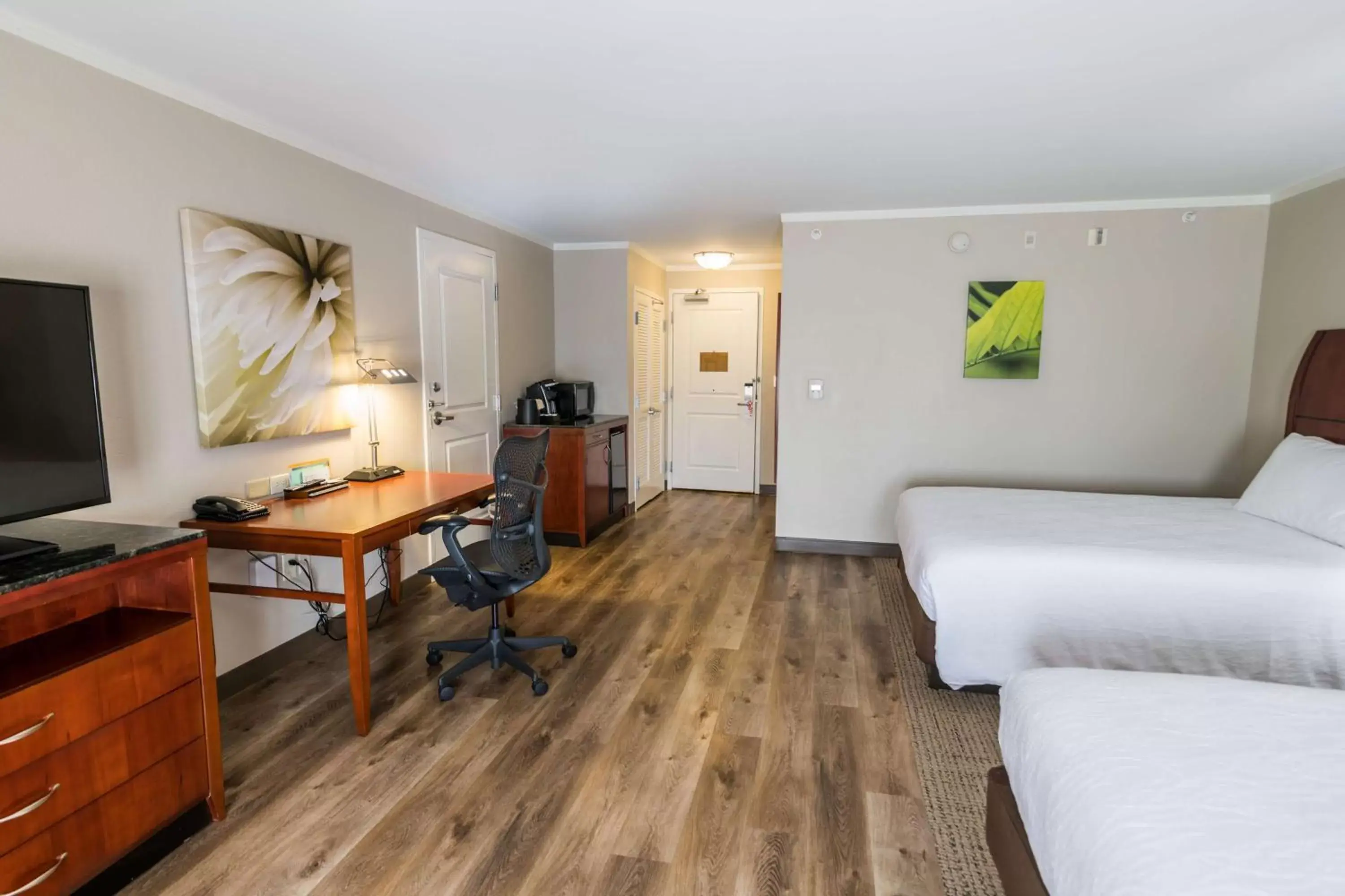 Bedroom, Seating Area in Hilton Garden Inn Bowling Green