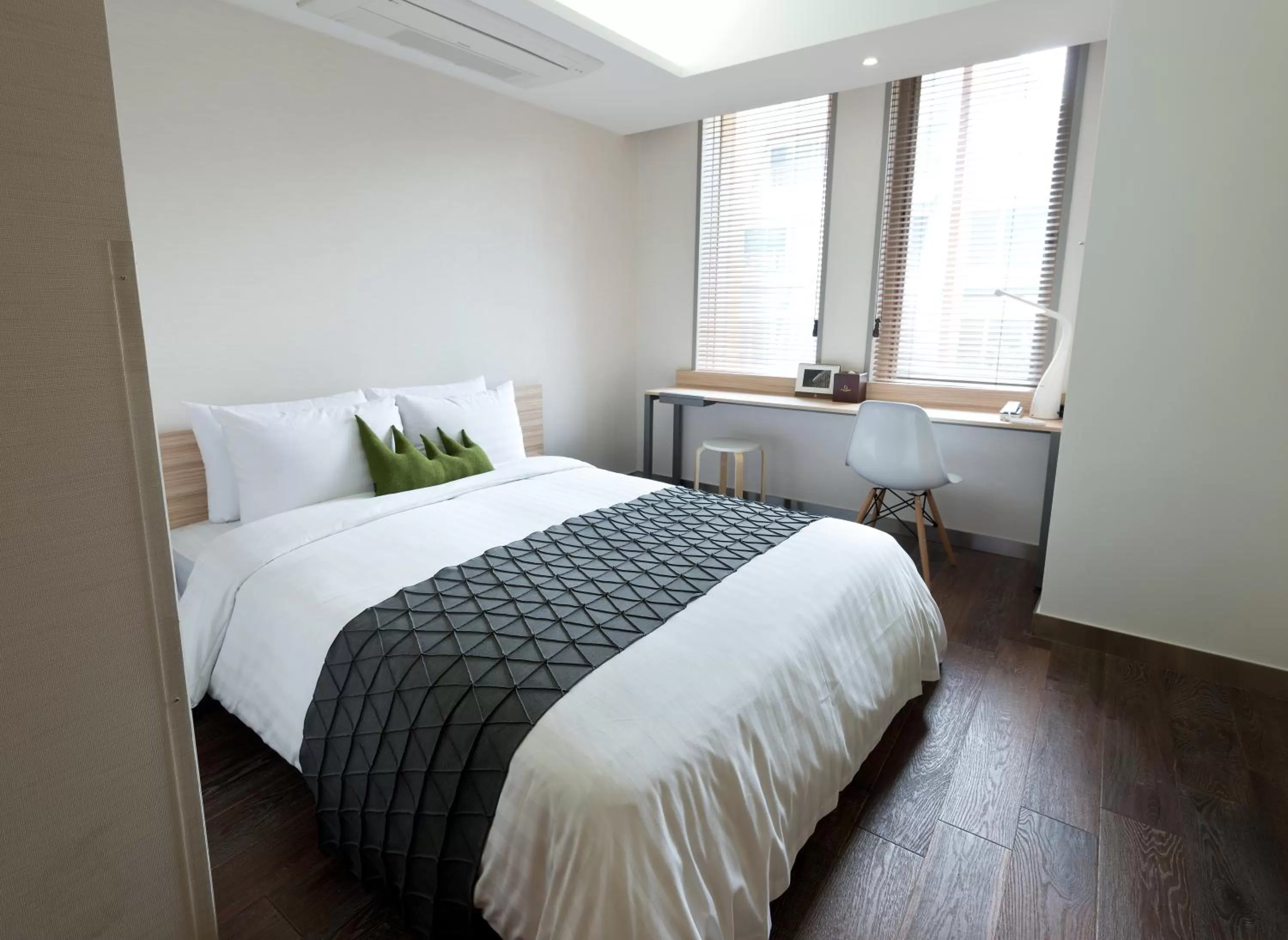 Bed in Metro Hotel Myeongdong